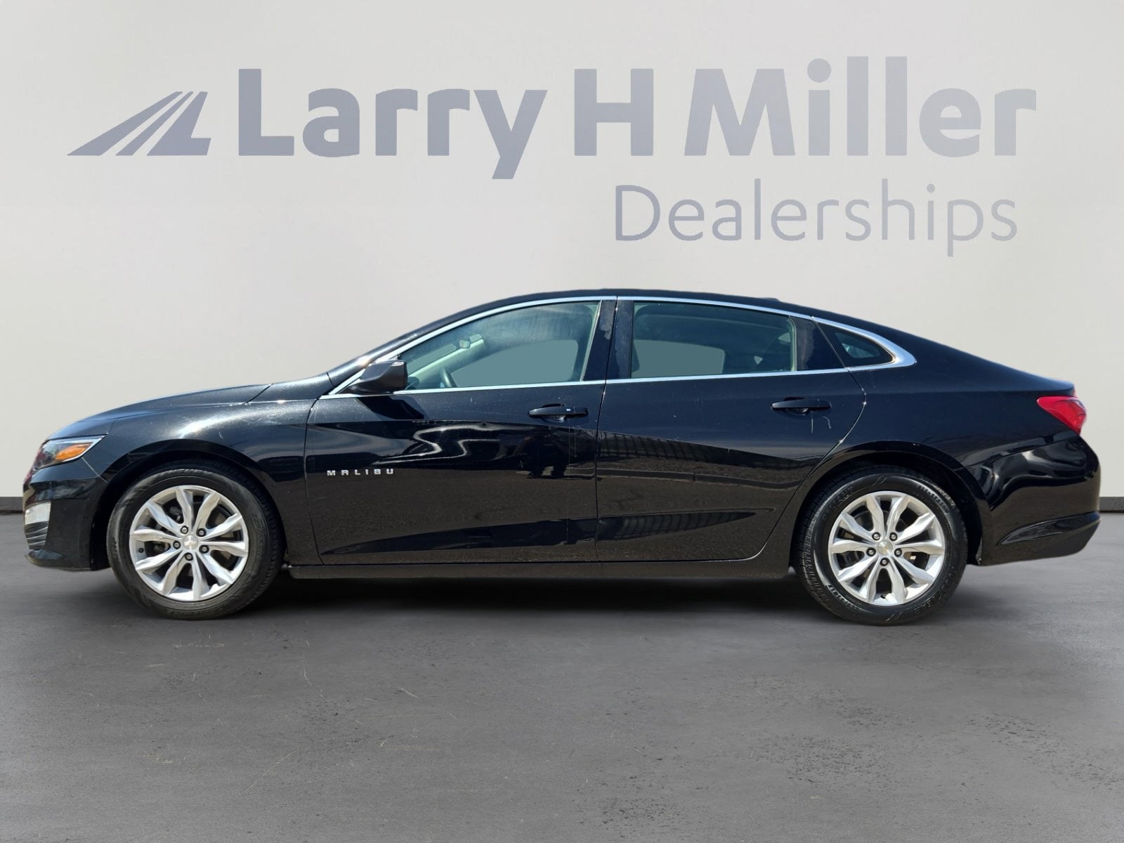 Used 2020 Chevrolet Malibu 1LT with VIN 1G1ZD5ST2LF095655 for sale in Albuquerque, NM
