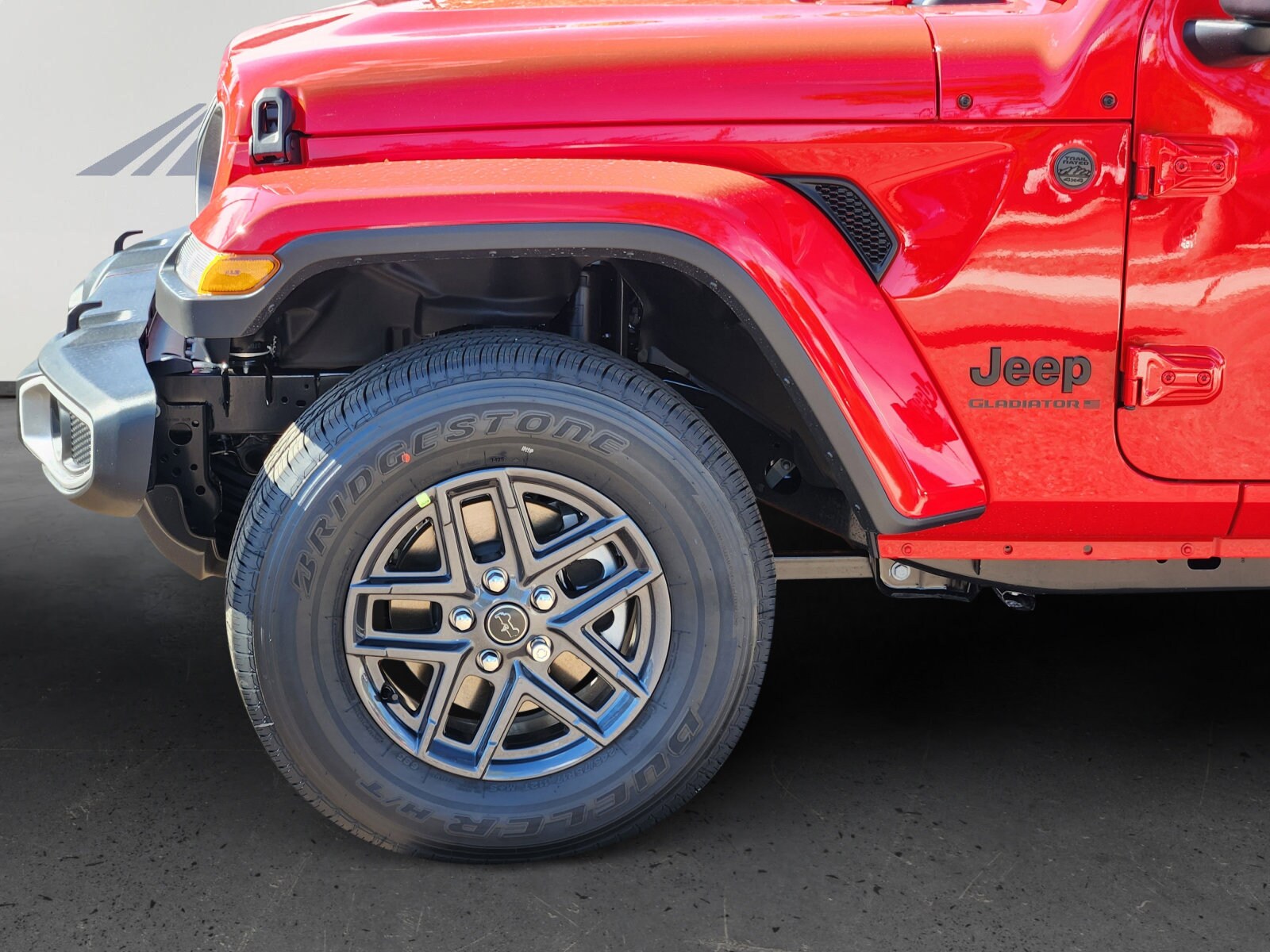 2025 Jeep Gladiator Sport photo 2