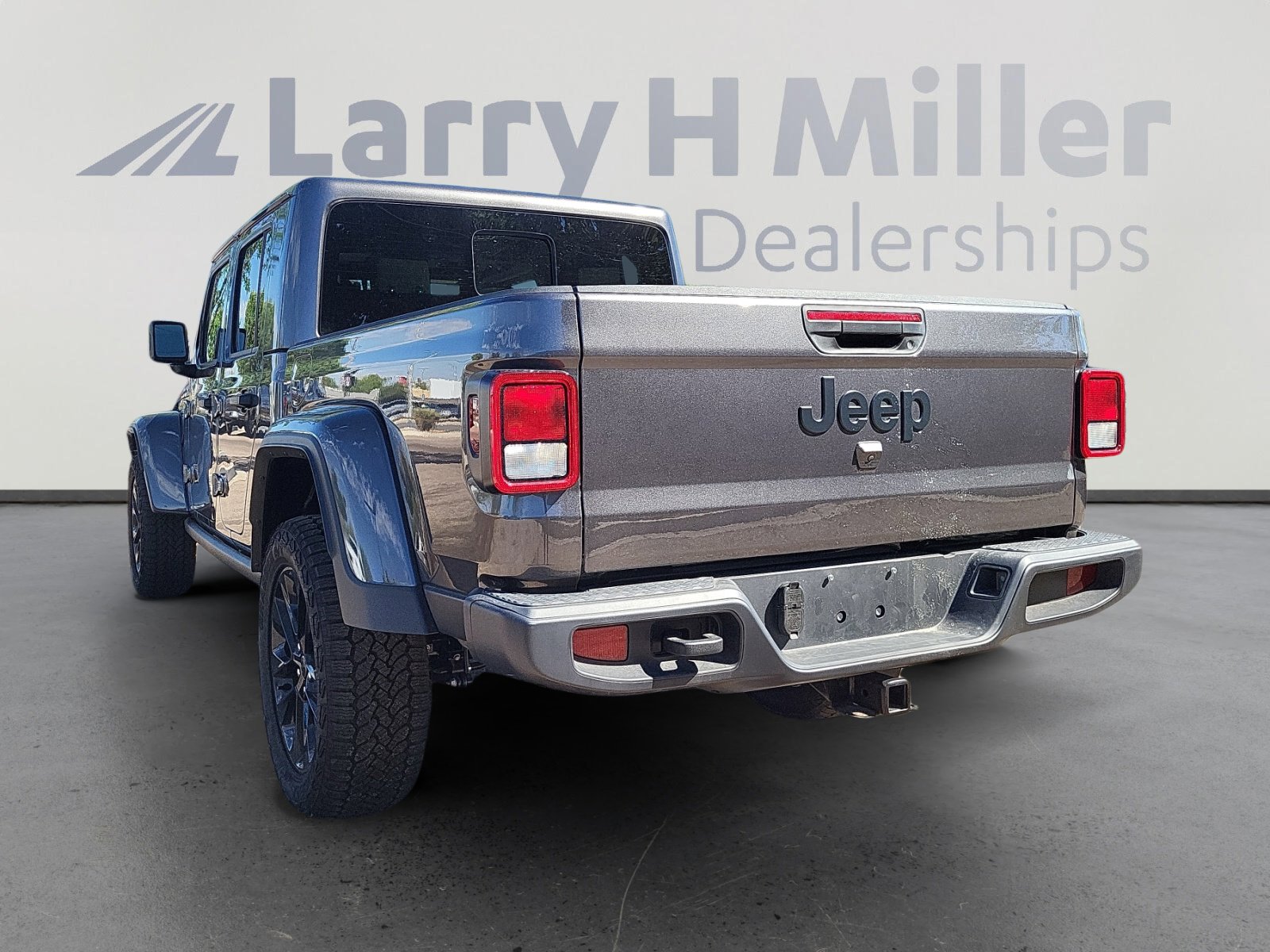 2025 Jeep Gladiator Sport photo 3