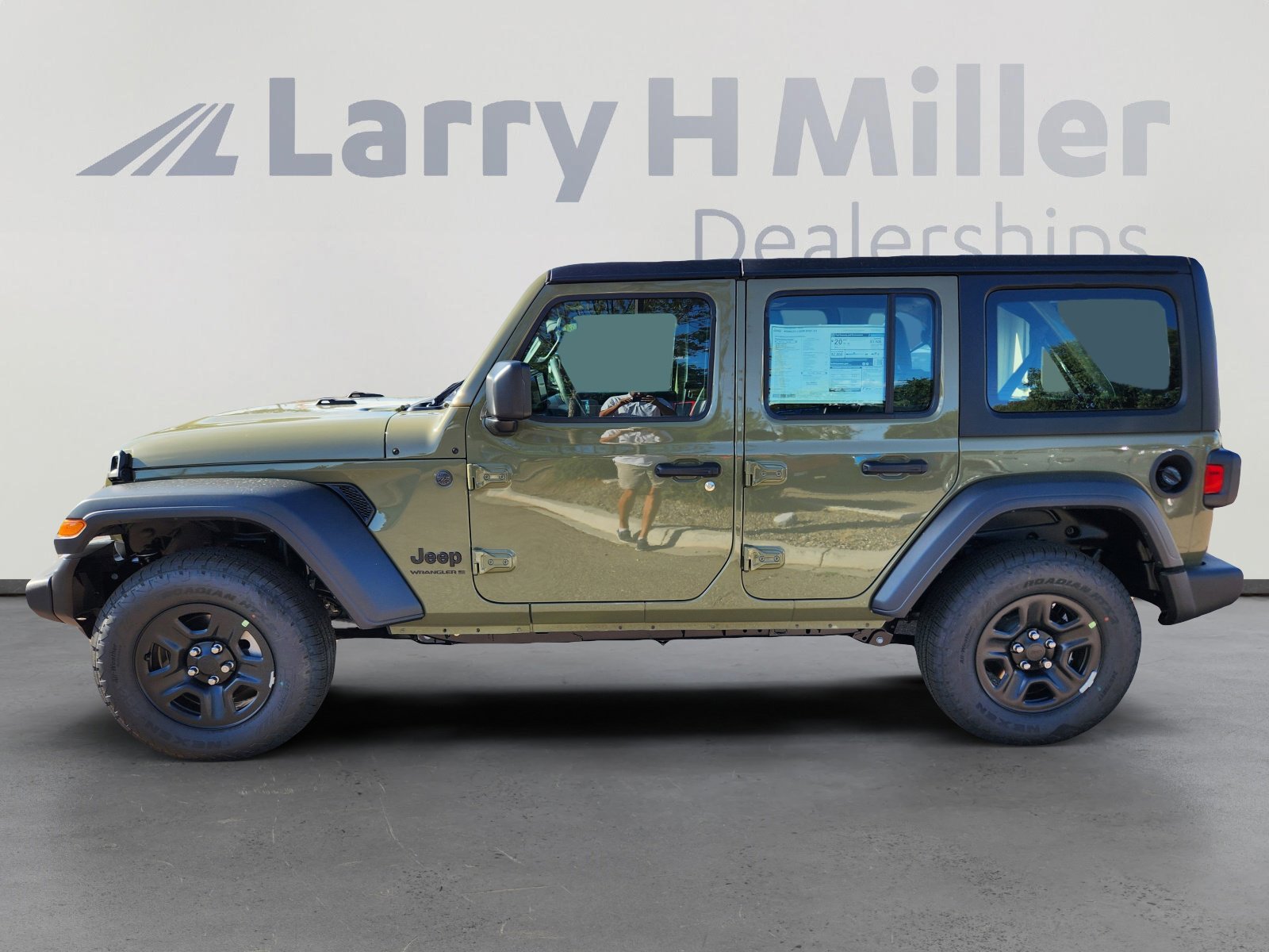 2025 Jeep Wrangler Sport photo 4