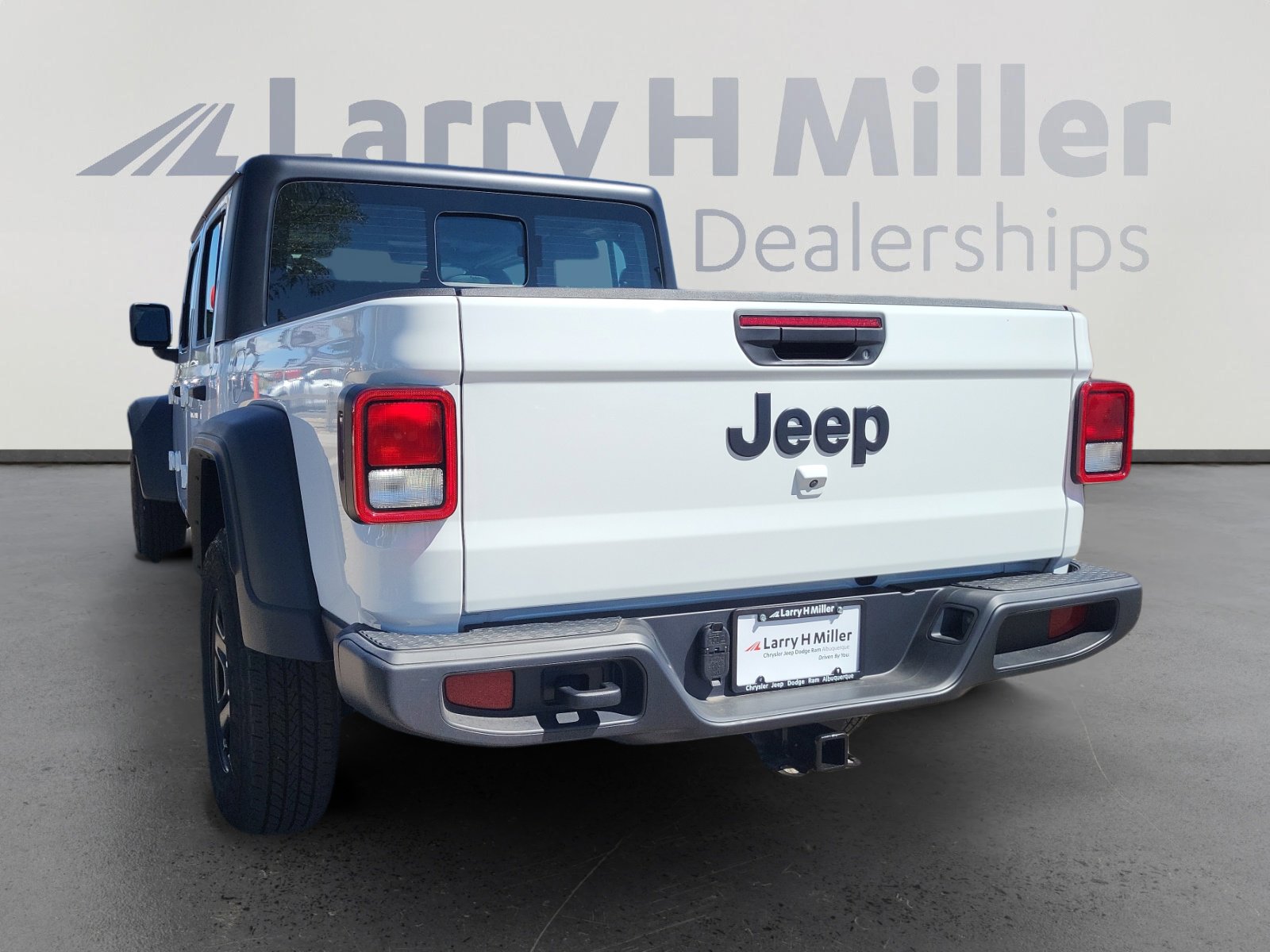 2025 Jeep Gladiator Sport photo 3
