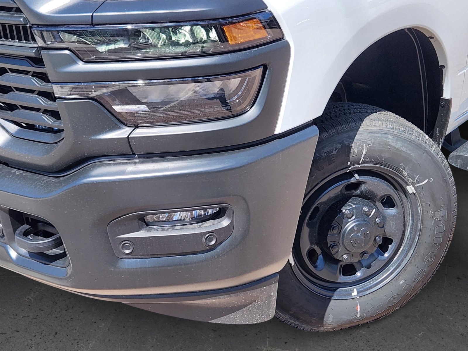 2025 RAM 2500 Tradesman - Photo 2