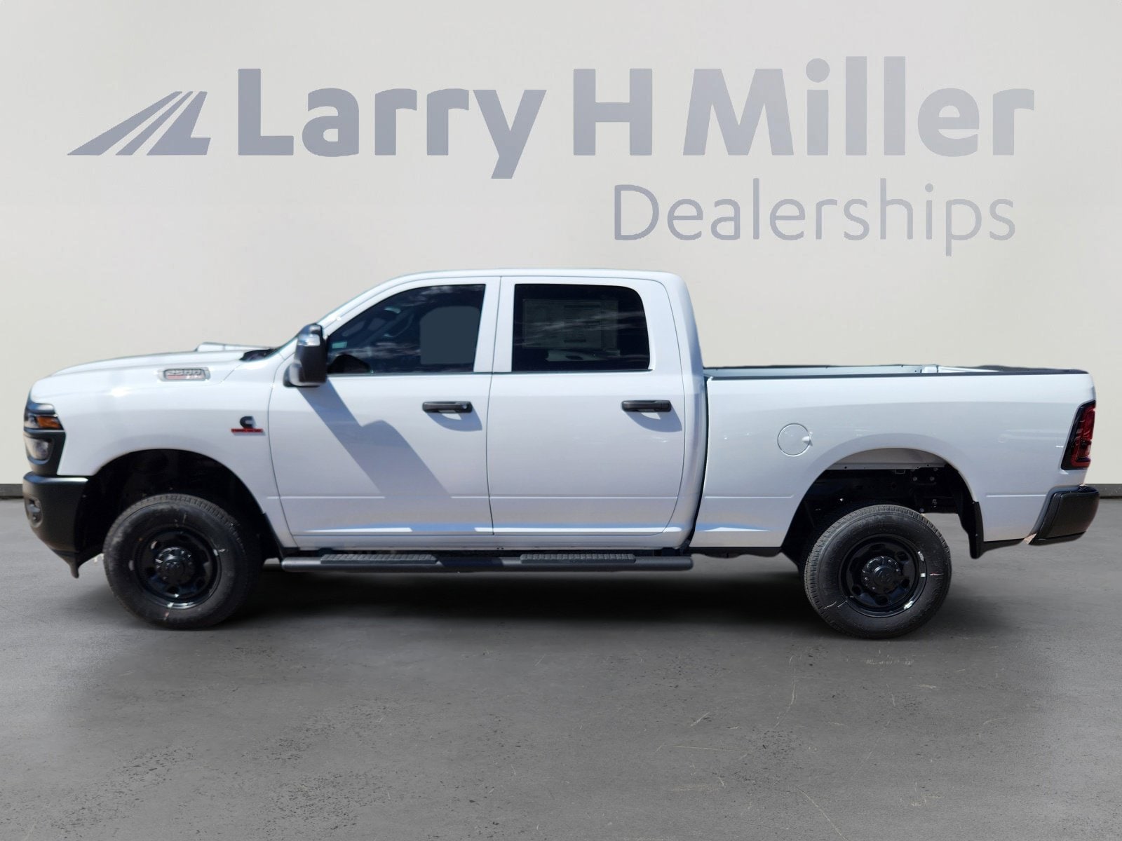 2025 RAM 2500 Tradesman - Photo 4