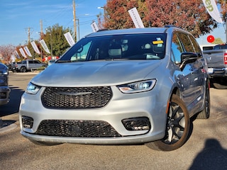 Used 2024 Chrysler Pacifica Touring L Van Passenger Van Albuquerque, NM