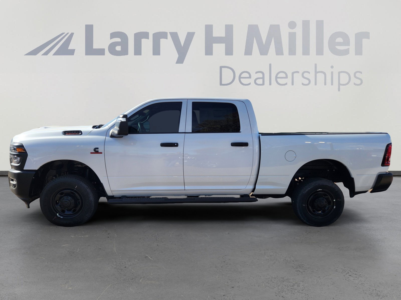 2025 RAM 2500 Tradesman - Photo 4