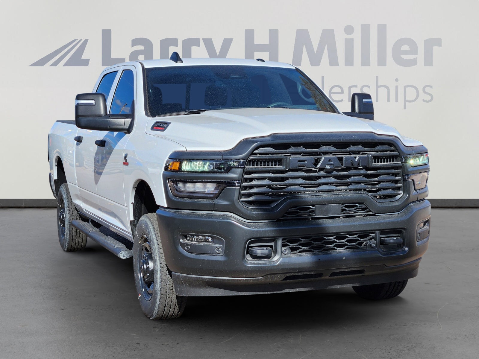 2025 RAM 2500 Tradesman - Photo 3