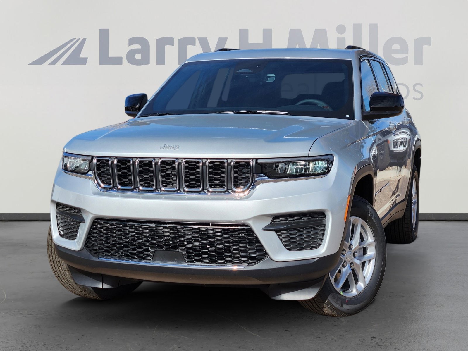 2025 Jeep Grand Cherokee Laredo's photo
