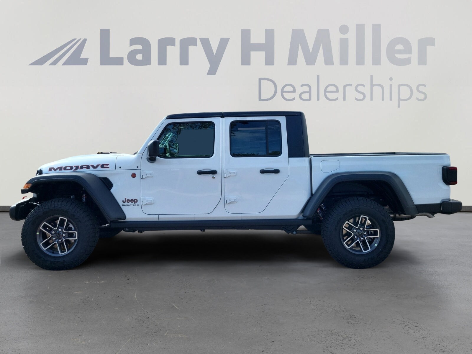 2025 Jeep Gladiator Mojave photo 2