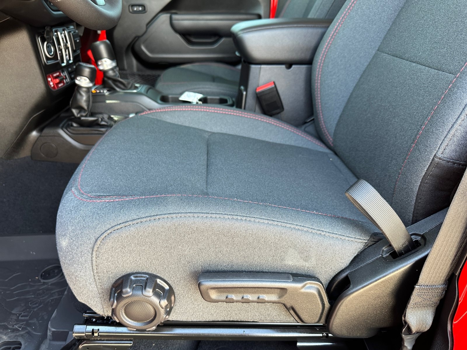 2025 Jeep Gladiator Rubicon - Photo 12