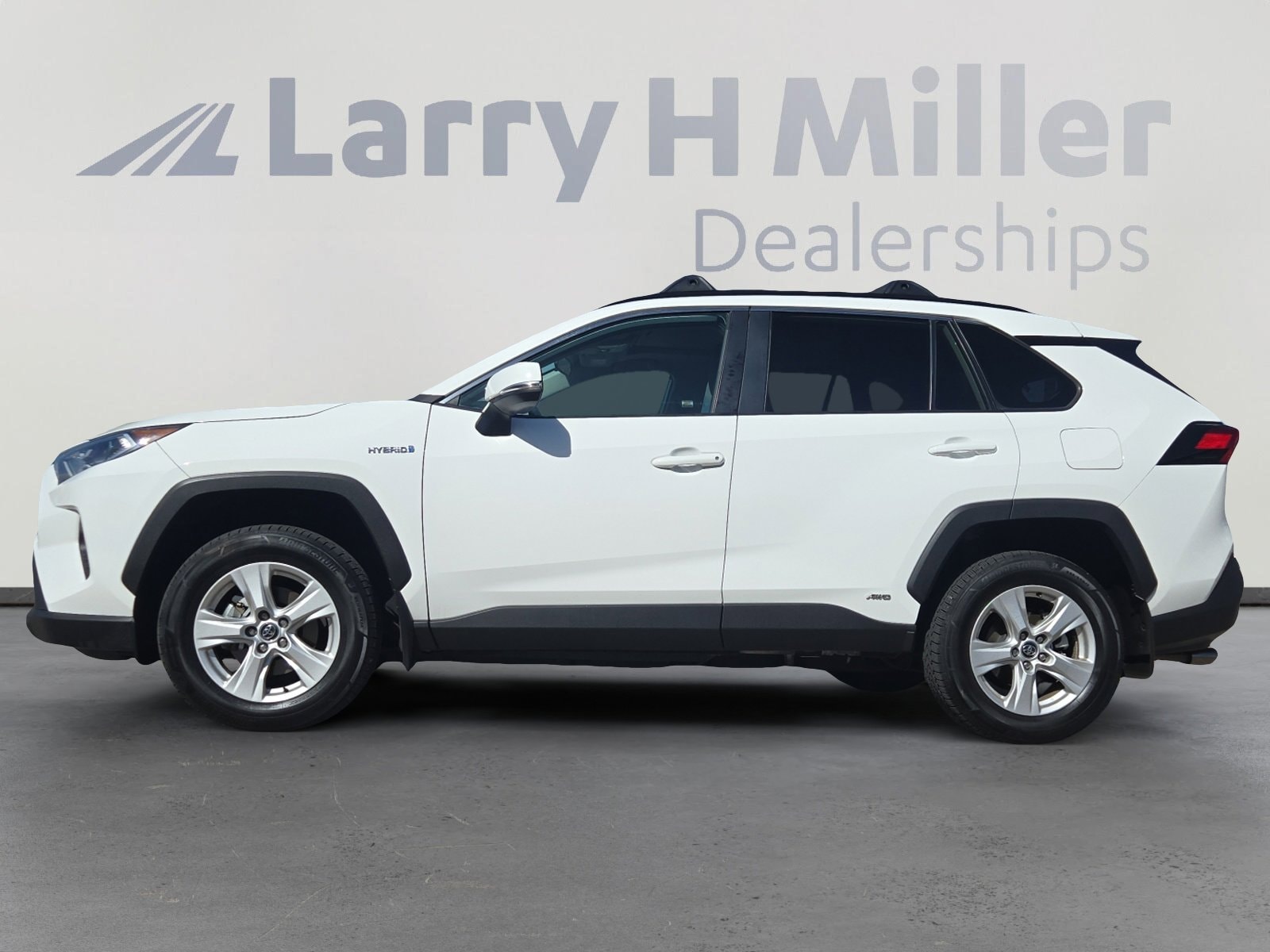 Used 2020 Toyota RAV4 XLE with VIN 2T3RWRFV4LW055581 for sale in Albuquerque, NM