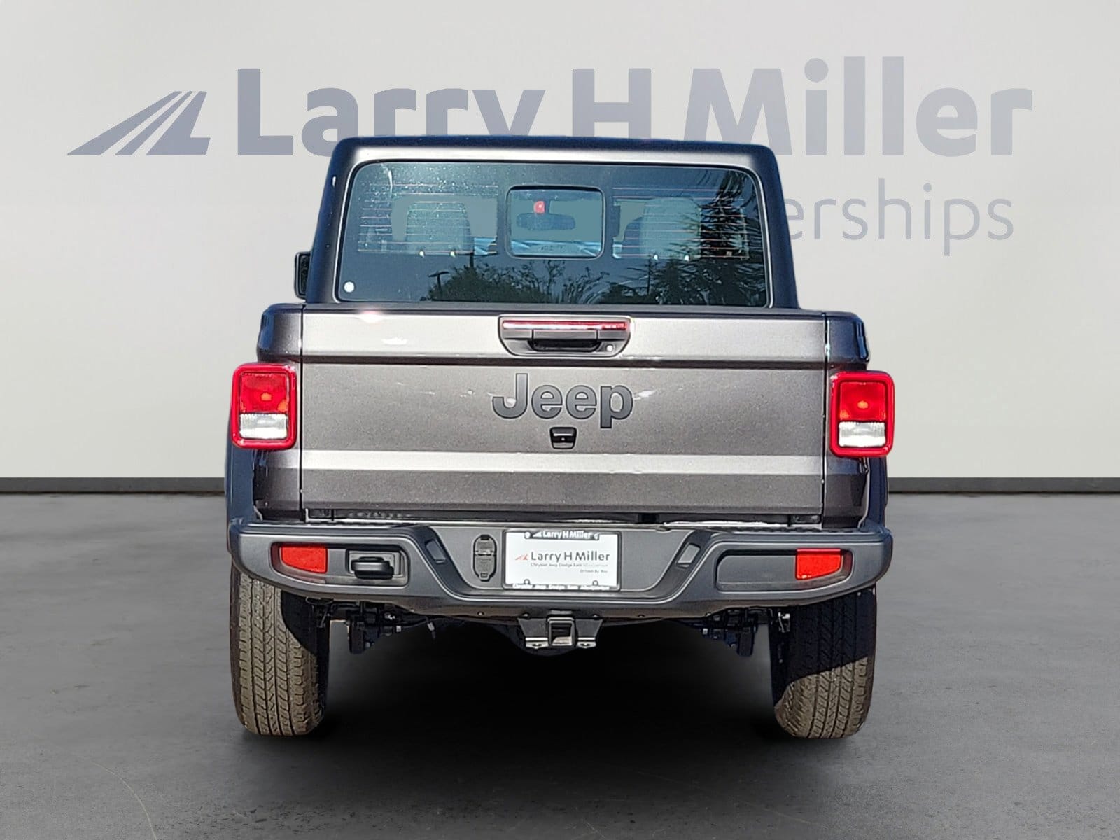 2025 Jeep Gladiator Sport photo 3