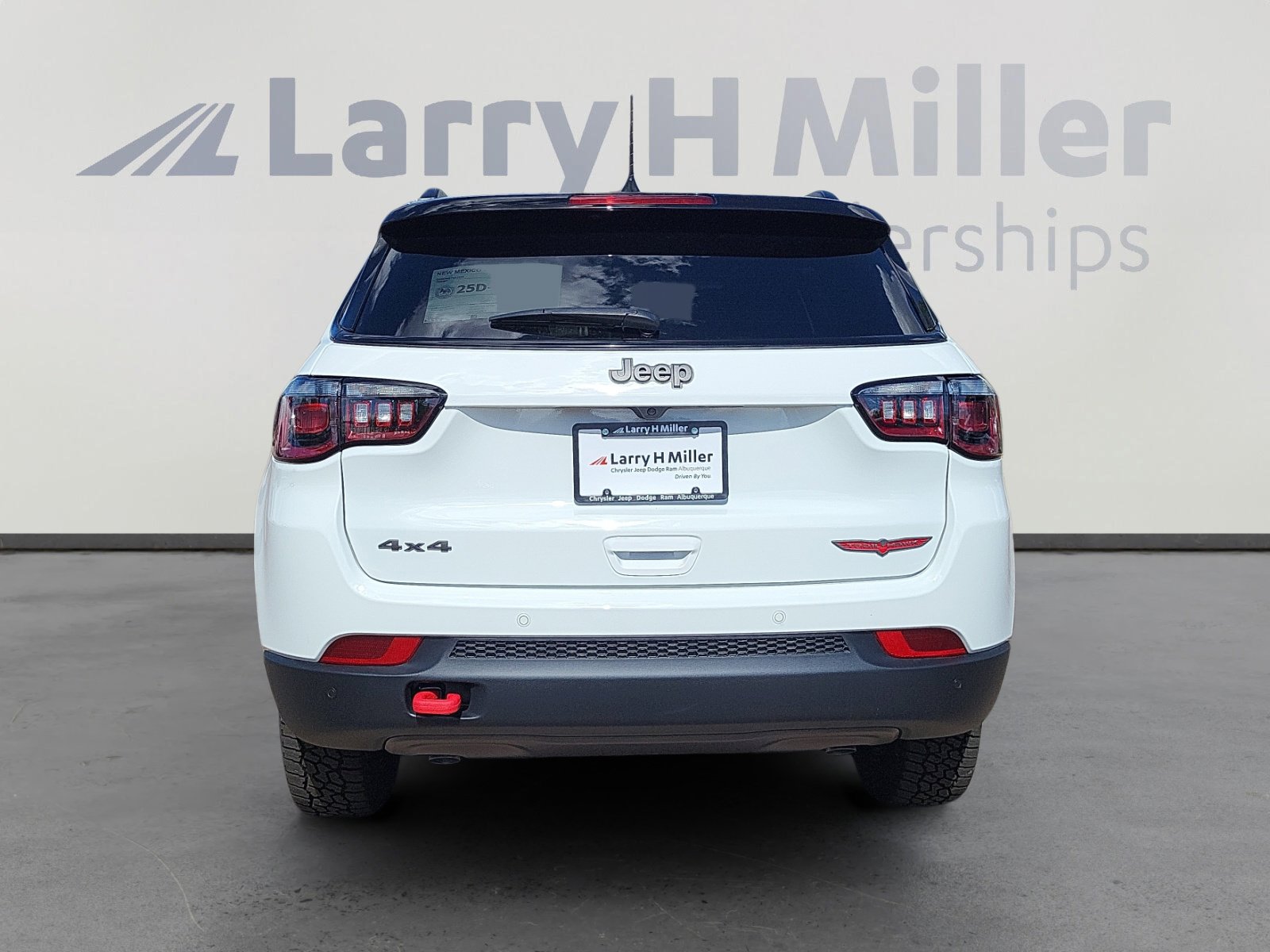 2025 Jeep Compass Trailhawk photo 4