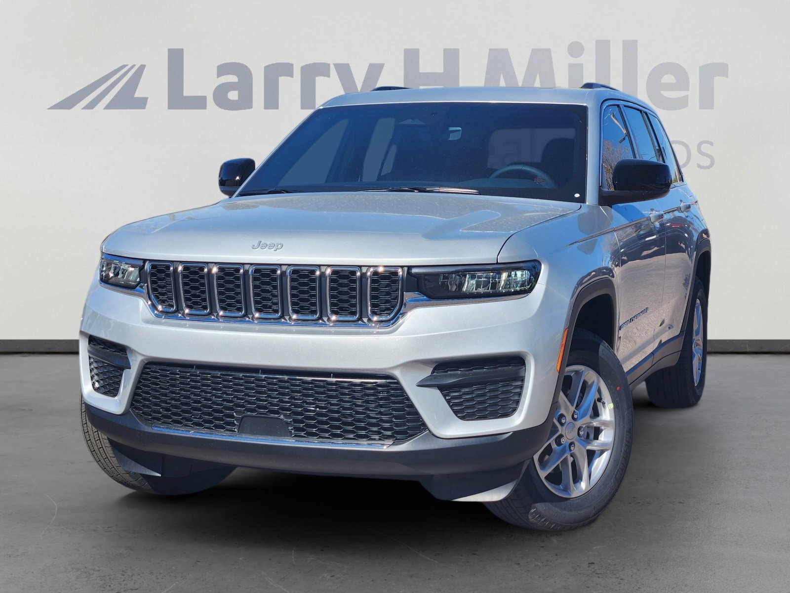 2025 Jeep Grand Cherokee Laredo's photo
