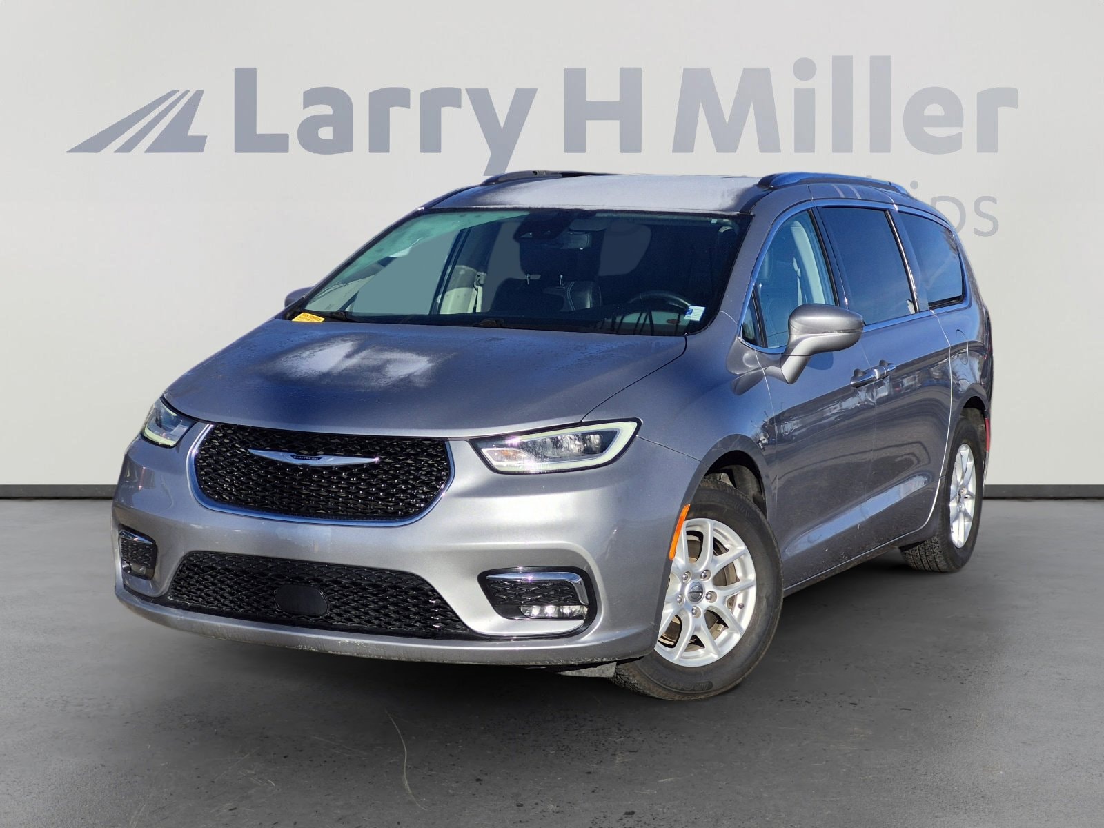 2021 Chrysler Pacifica Touring L's photo