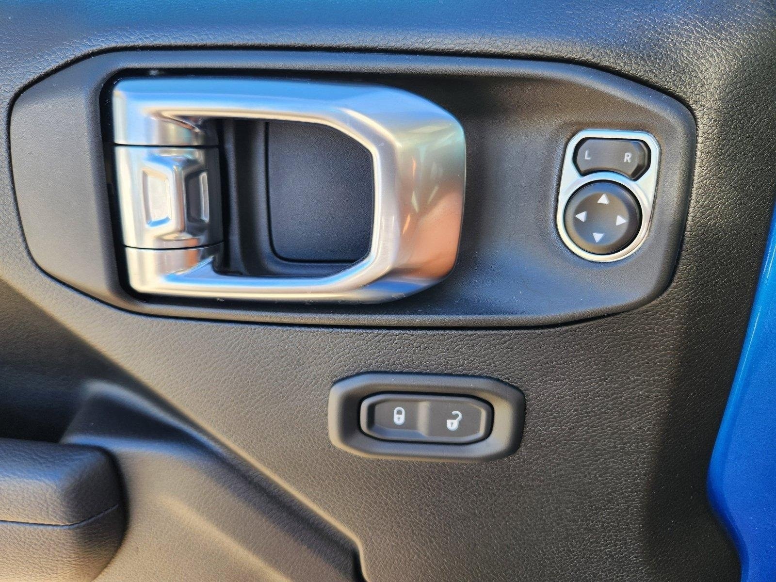 2025 Jeep Wrangler 4-Door Rubicon - Photo 18