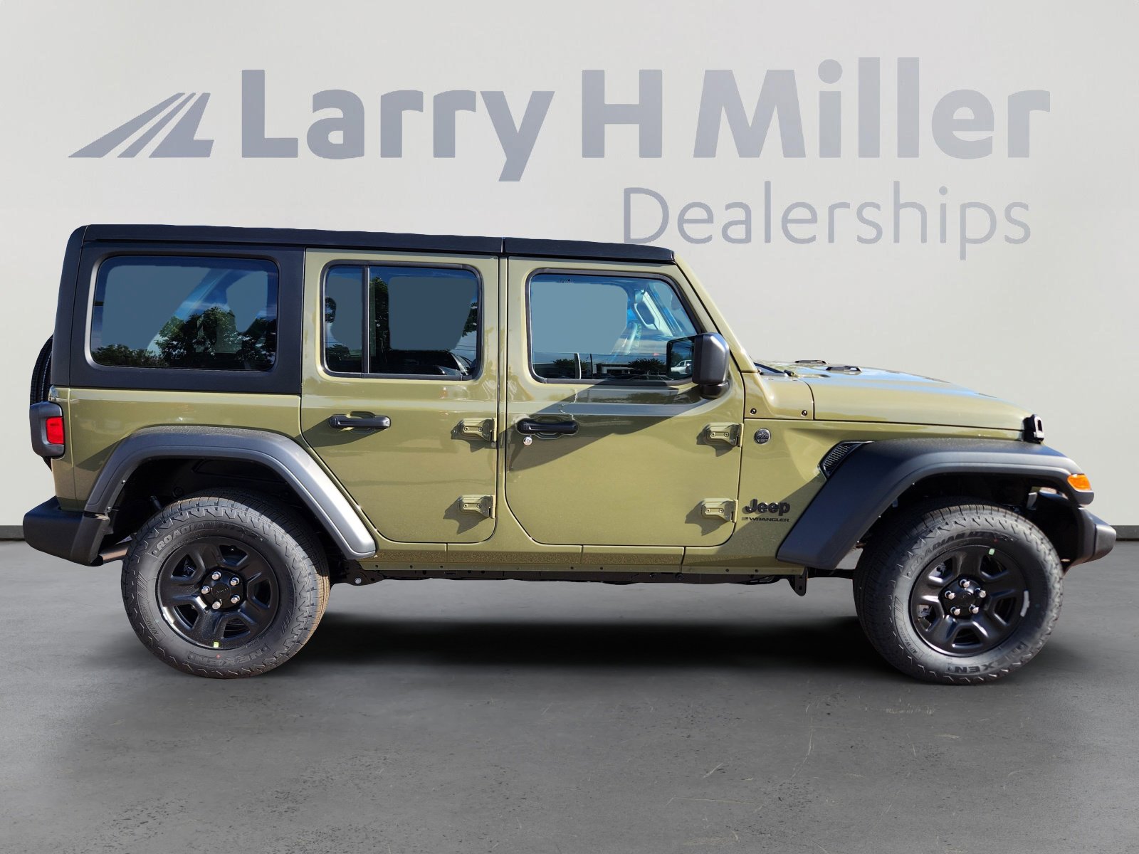 2025 Jeep Wrangler Sport photo 4