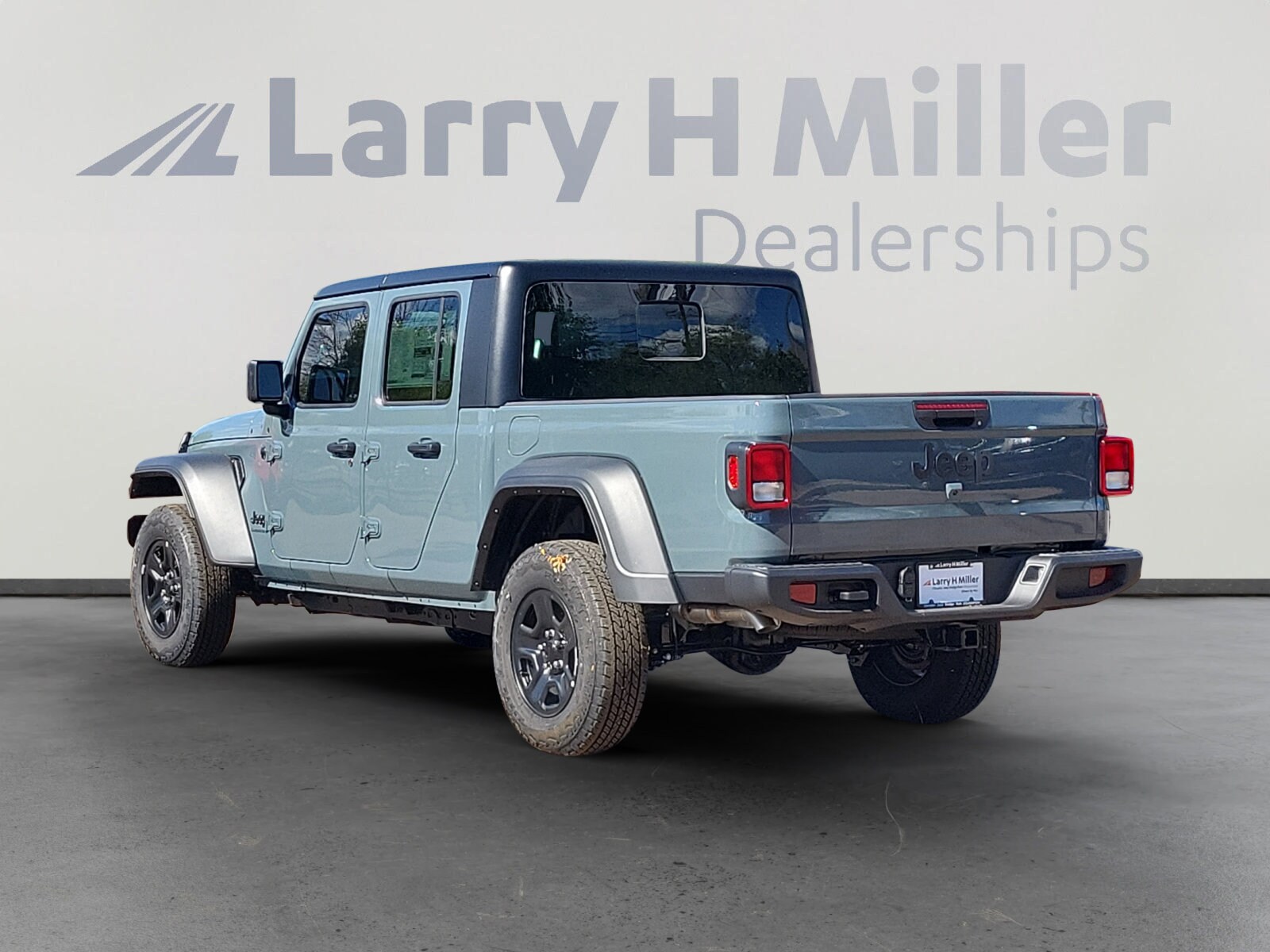 2025 Jeep Gladiator Sport photo 3