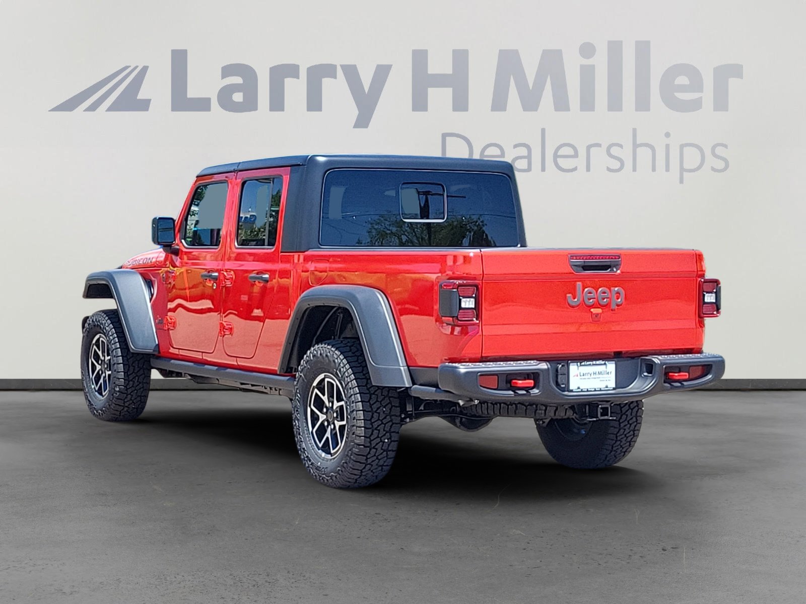 2025 Jeep Gladiator Rubicon photo 2