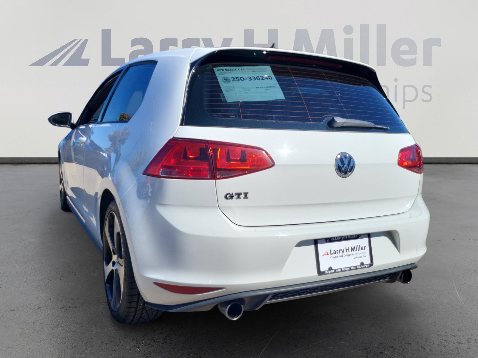 2016 Volkswagen Golf GTI SE photo 3
