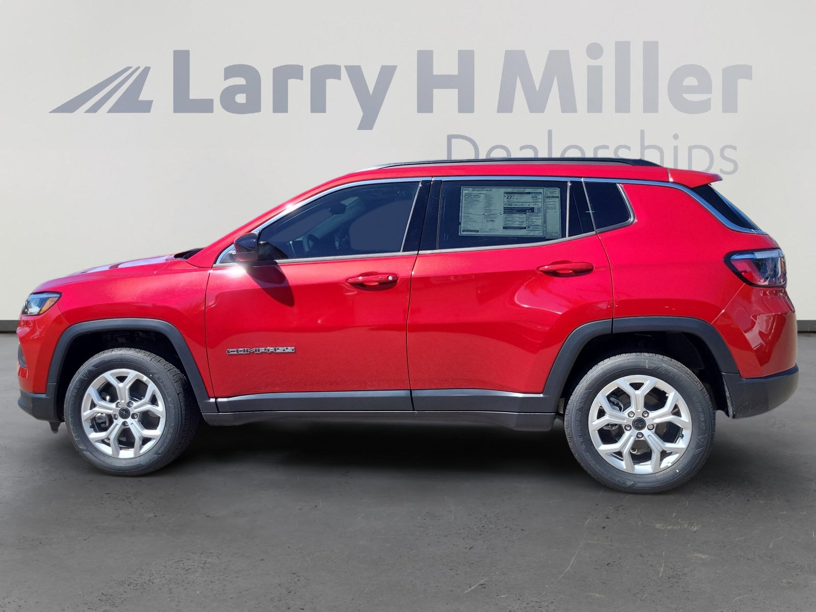2025 Jeep Compass Latitude photo 2