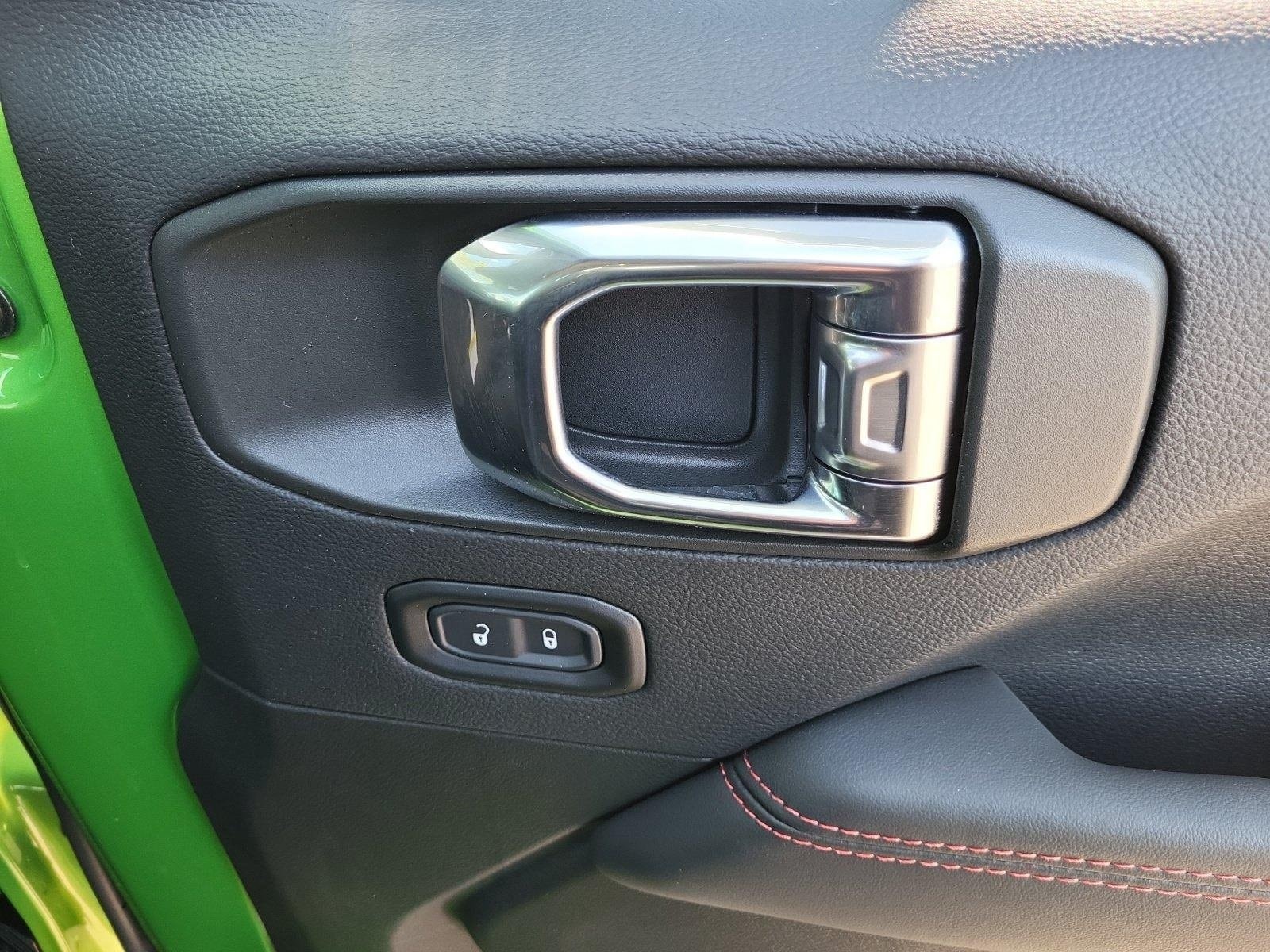 2025 Jeep Wrangler 4-Door Rubicon - Photo 16