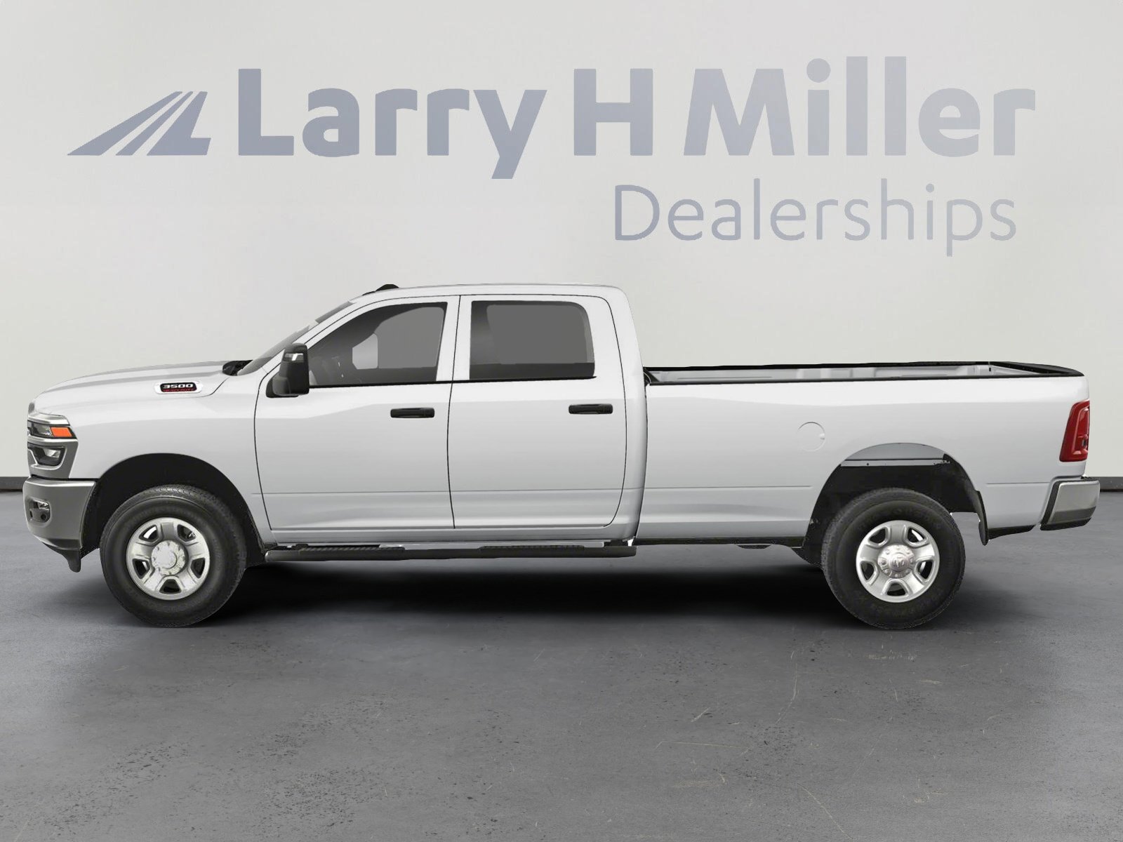 2025 Ram 3500 Tradesman photo 2