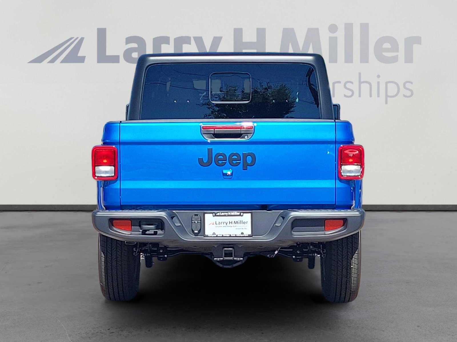 2025 Jeep Gladiator Sport photo 3