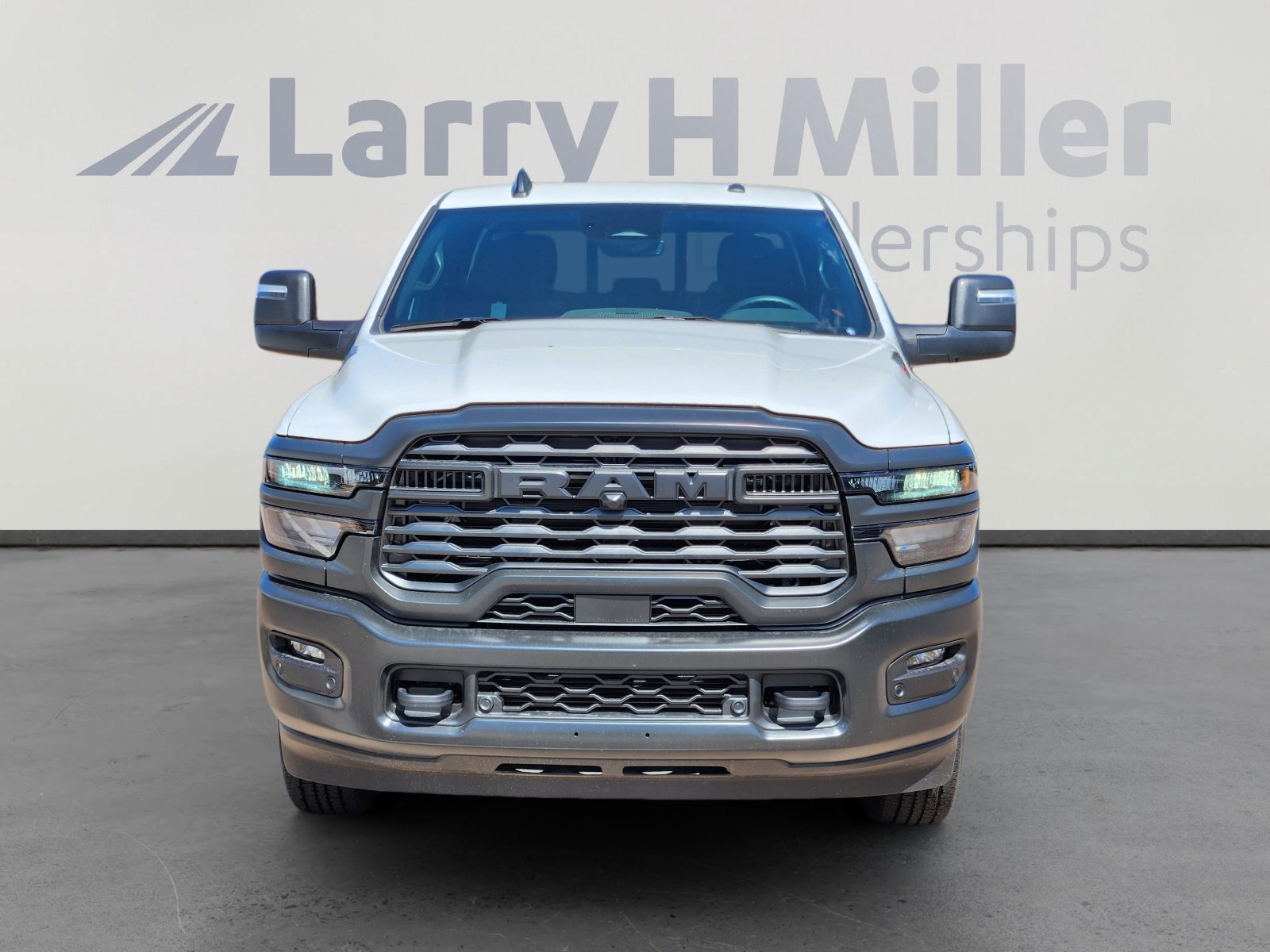 2025 RAM 2500 Tradesman - Photo 11