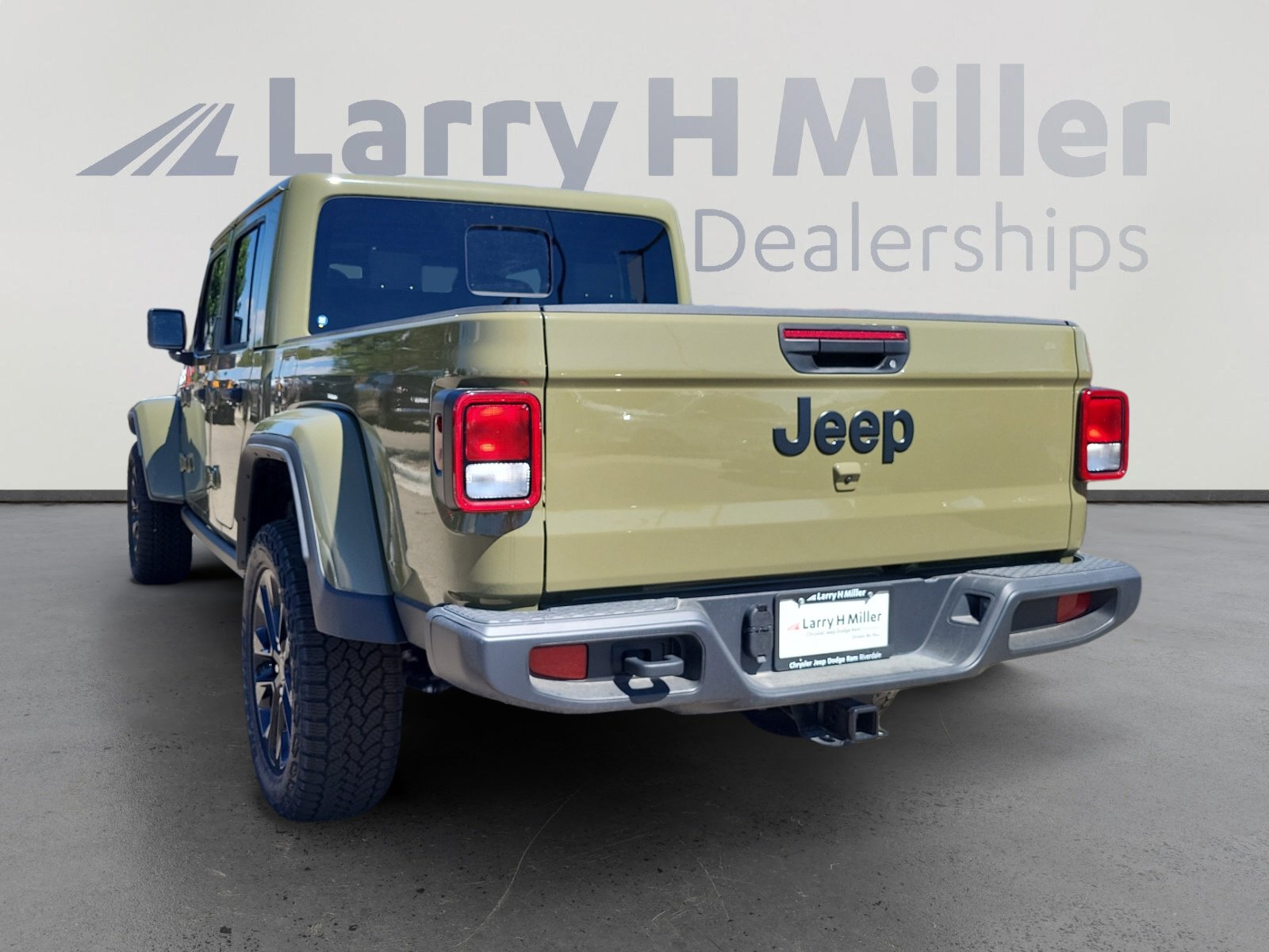 2025 Jeep Gladiator Sport photo 3
