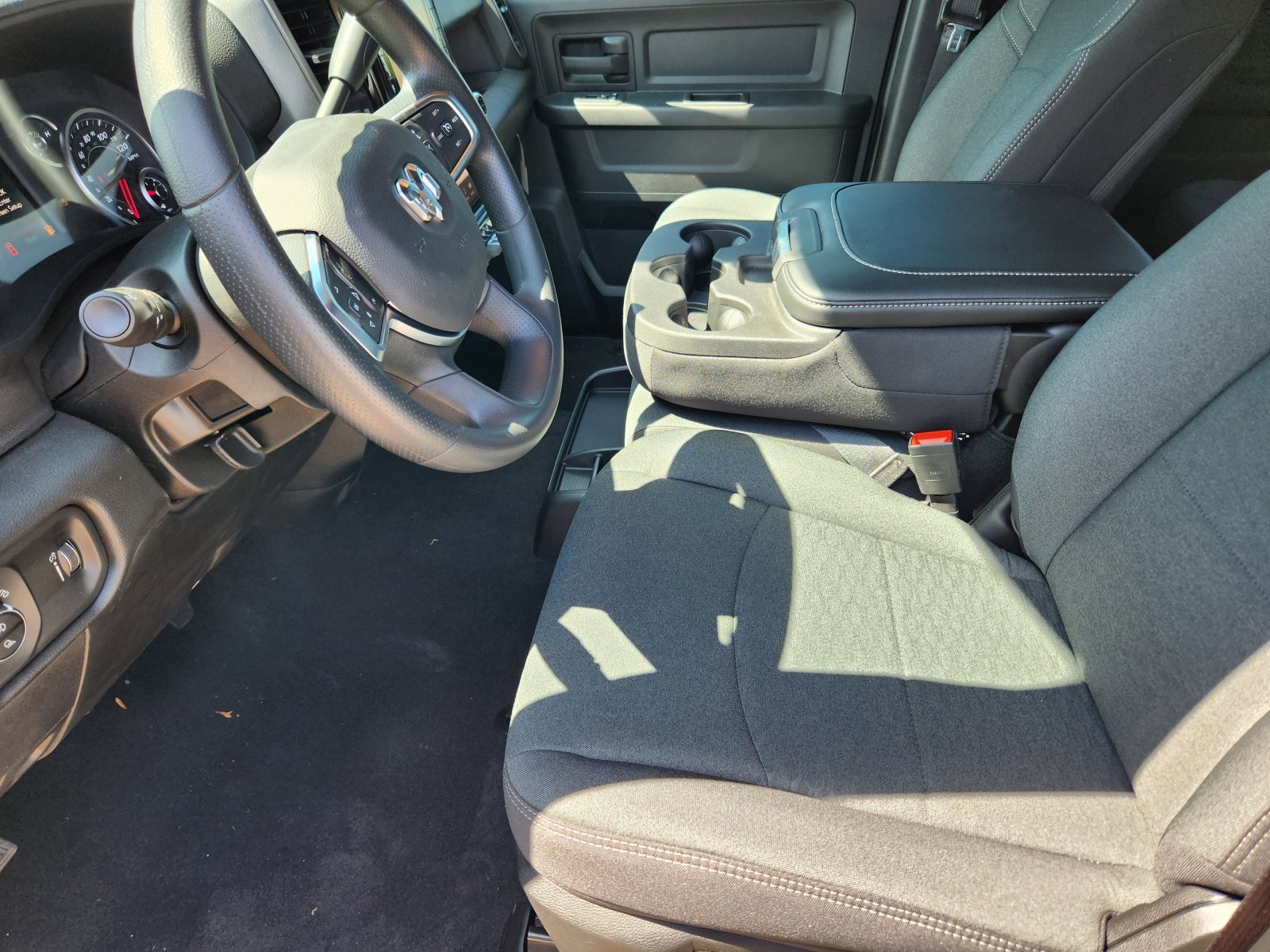 2025 RAM 2500 Tradesman - Photo 12