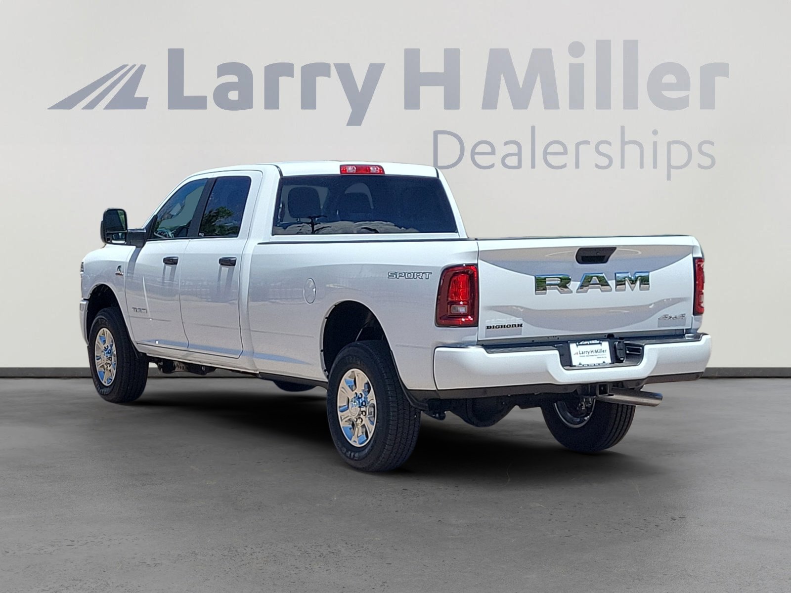 2025 Ram 3500 Big Horn photo 3