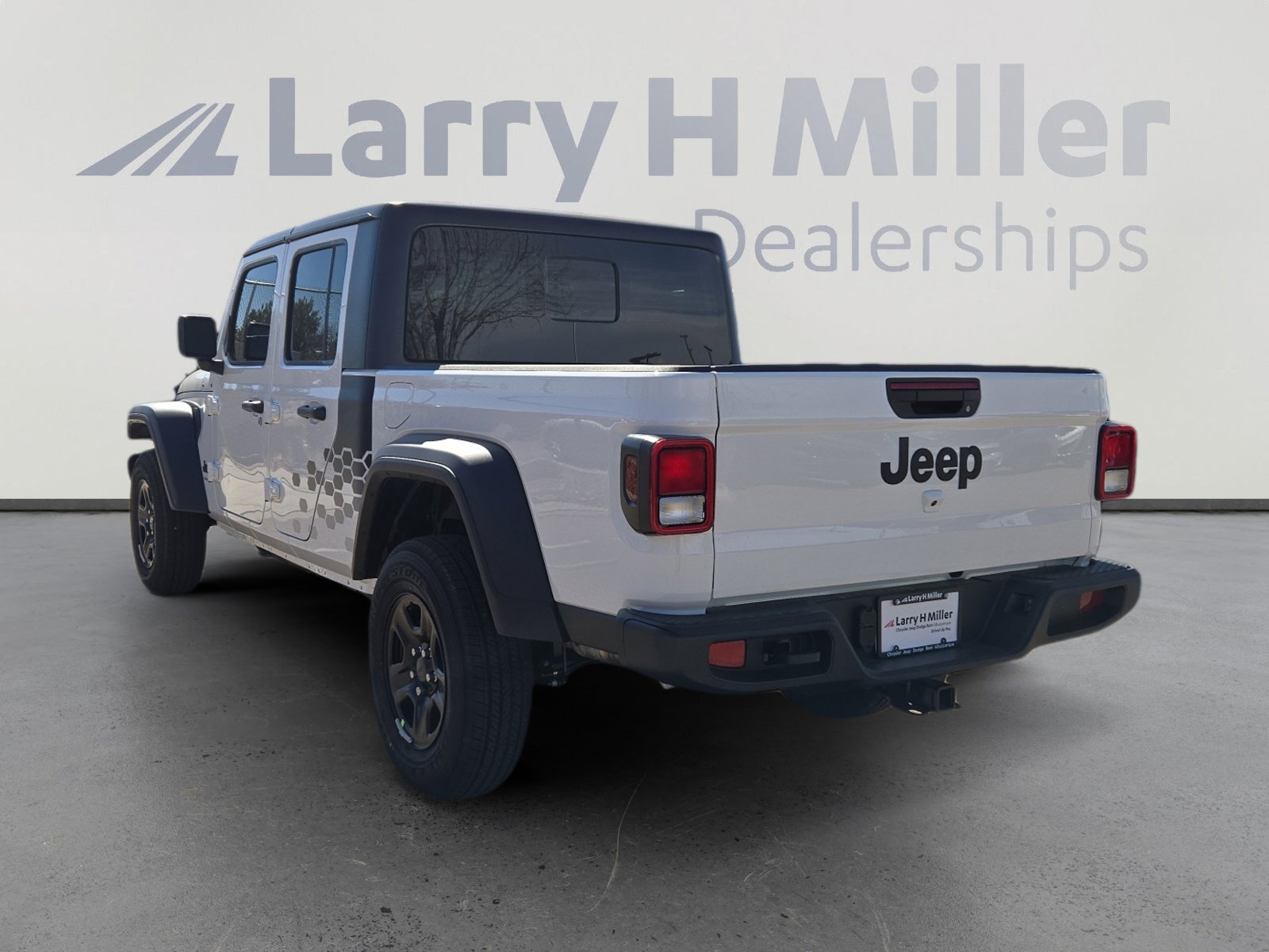 2025 Jeep Gladiator Sport photo 3