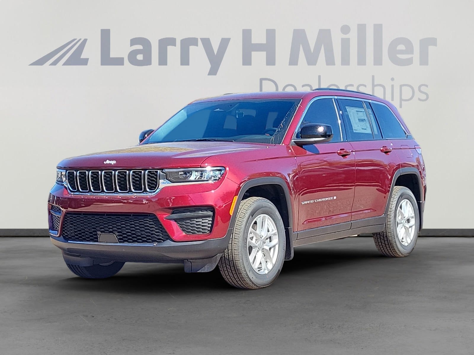 2025 Jeep Grand Cherokee Laredo's photo
