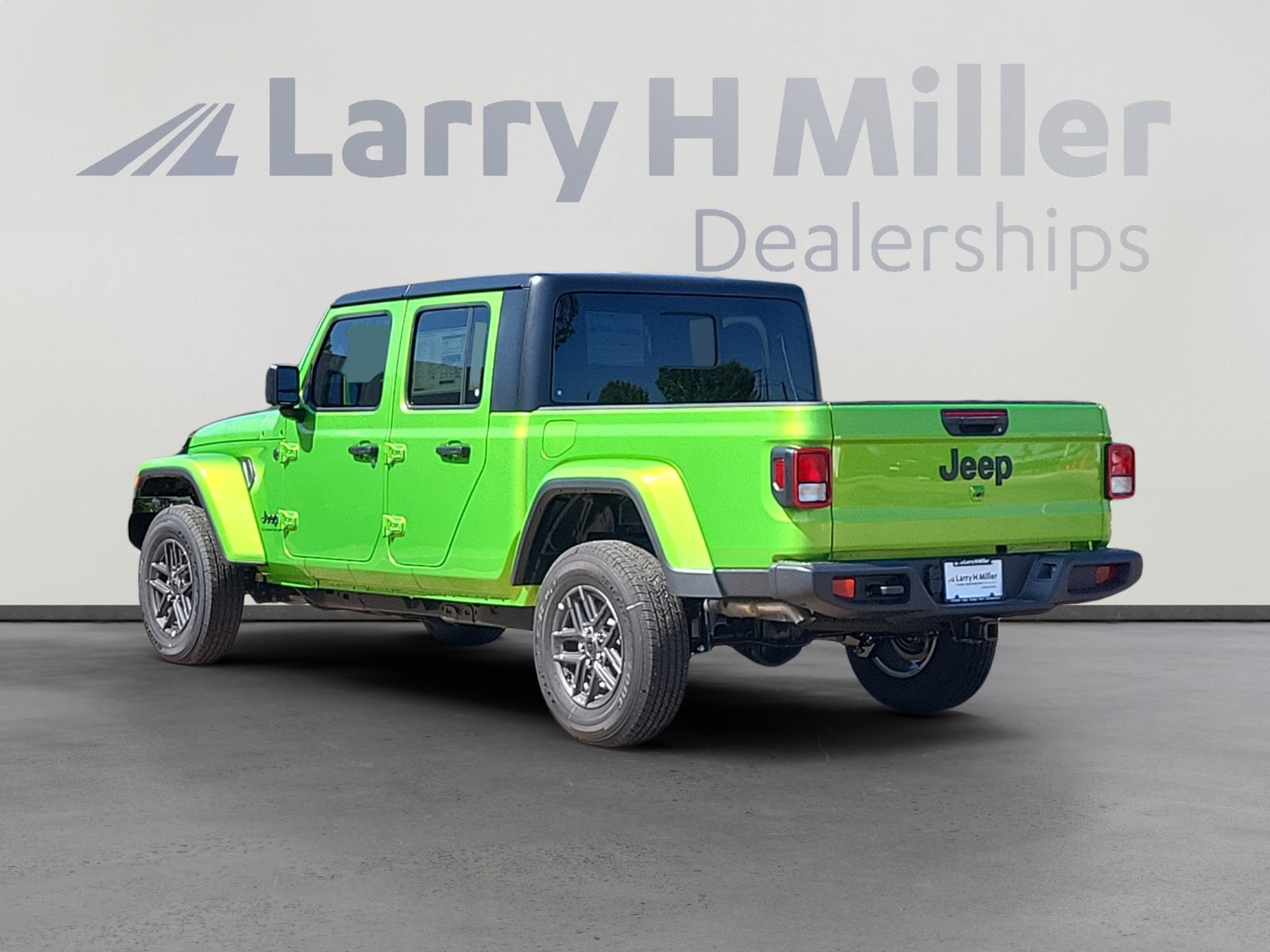 2025 Jeep Gladiator Sport photo 2