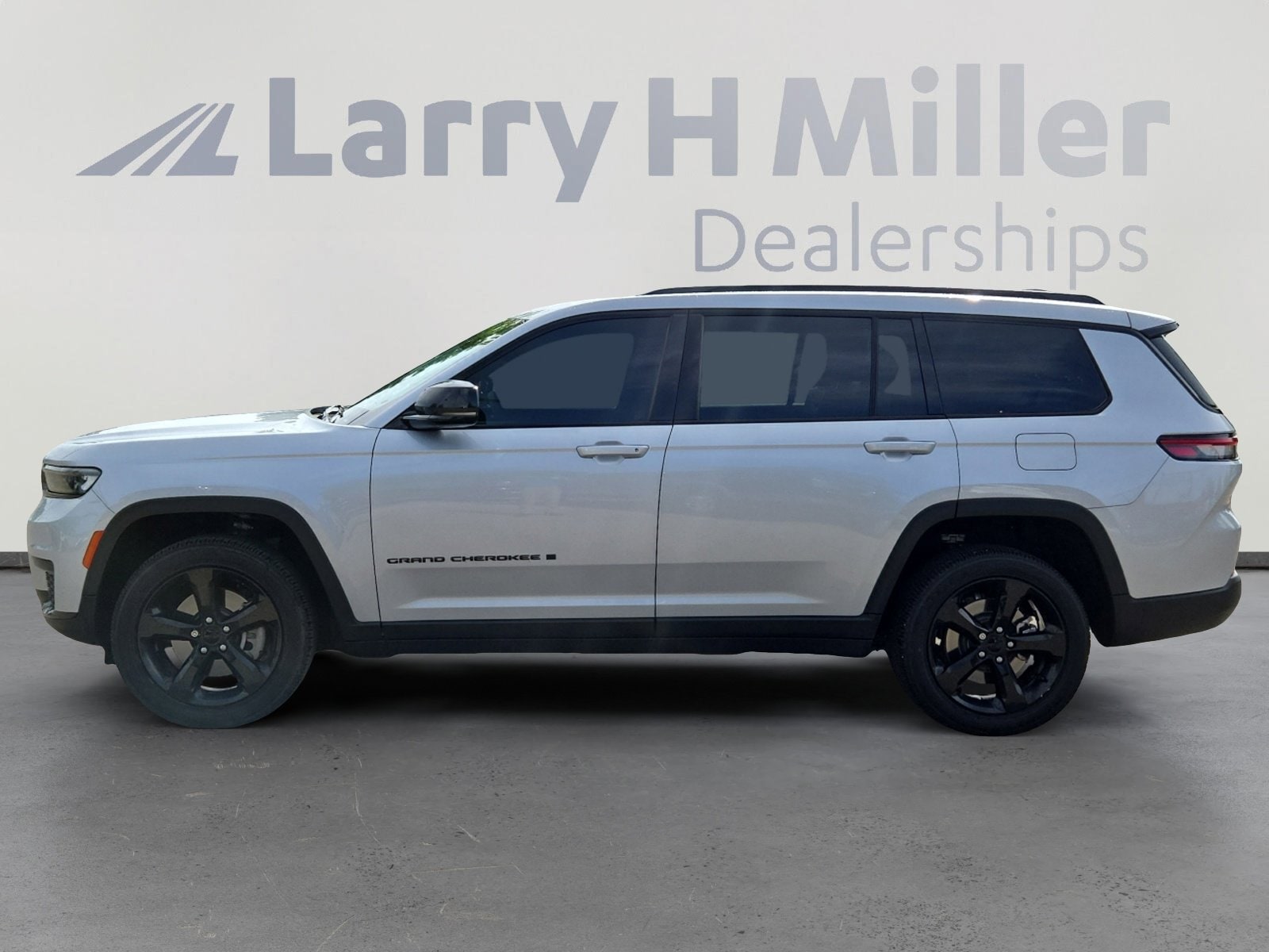 Used 2023 Jeep Grand Cherokee L Altitude with VIN 1C4RJJAG0P8734395 for sale in Albuquerque, NM