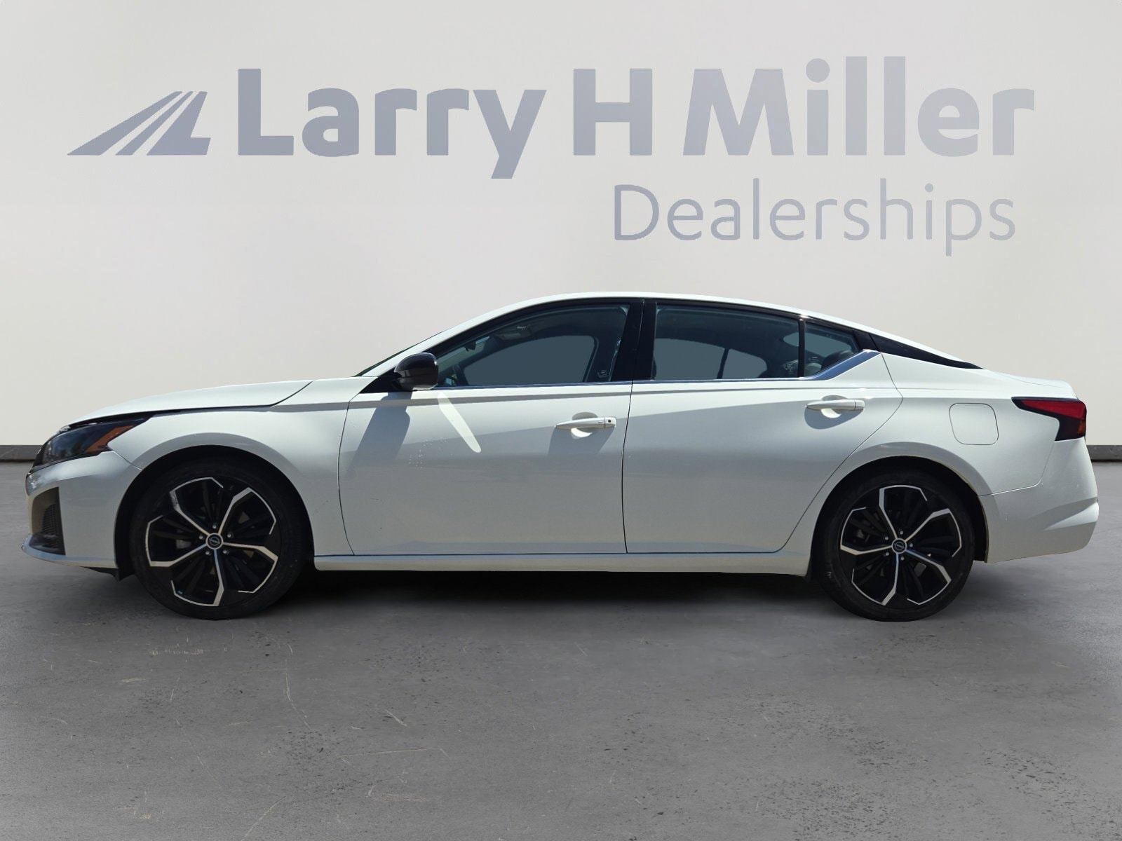 Used 2023 Nissan Altima SR with VIN 1N4BL4CV2PN367922 for sale in Albuquerque, NM