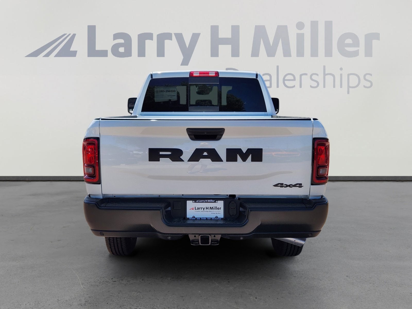 2025 RAM 2500 Tradesman - Photo 6