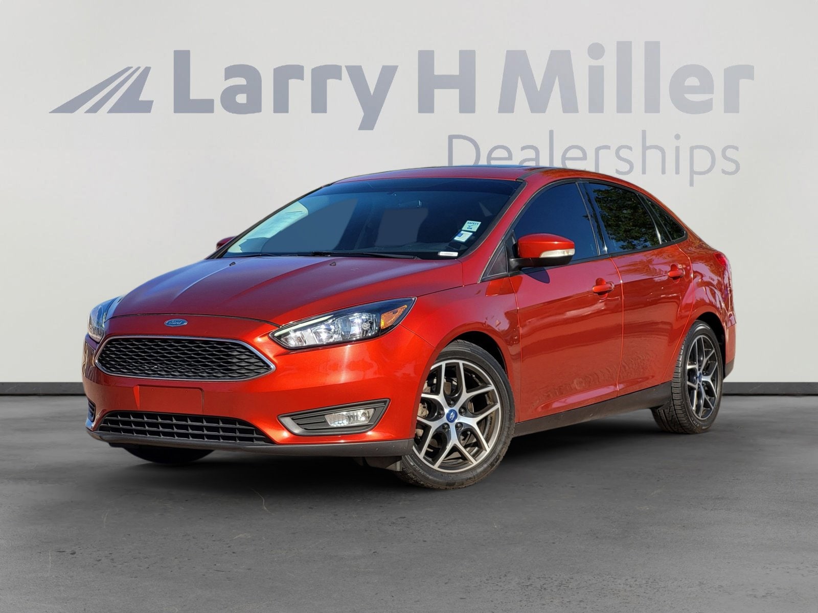 2018 Ford Focus Sedan SEL's photo