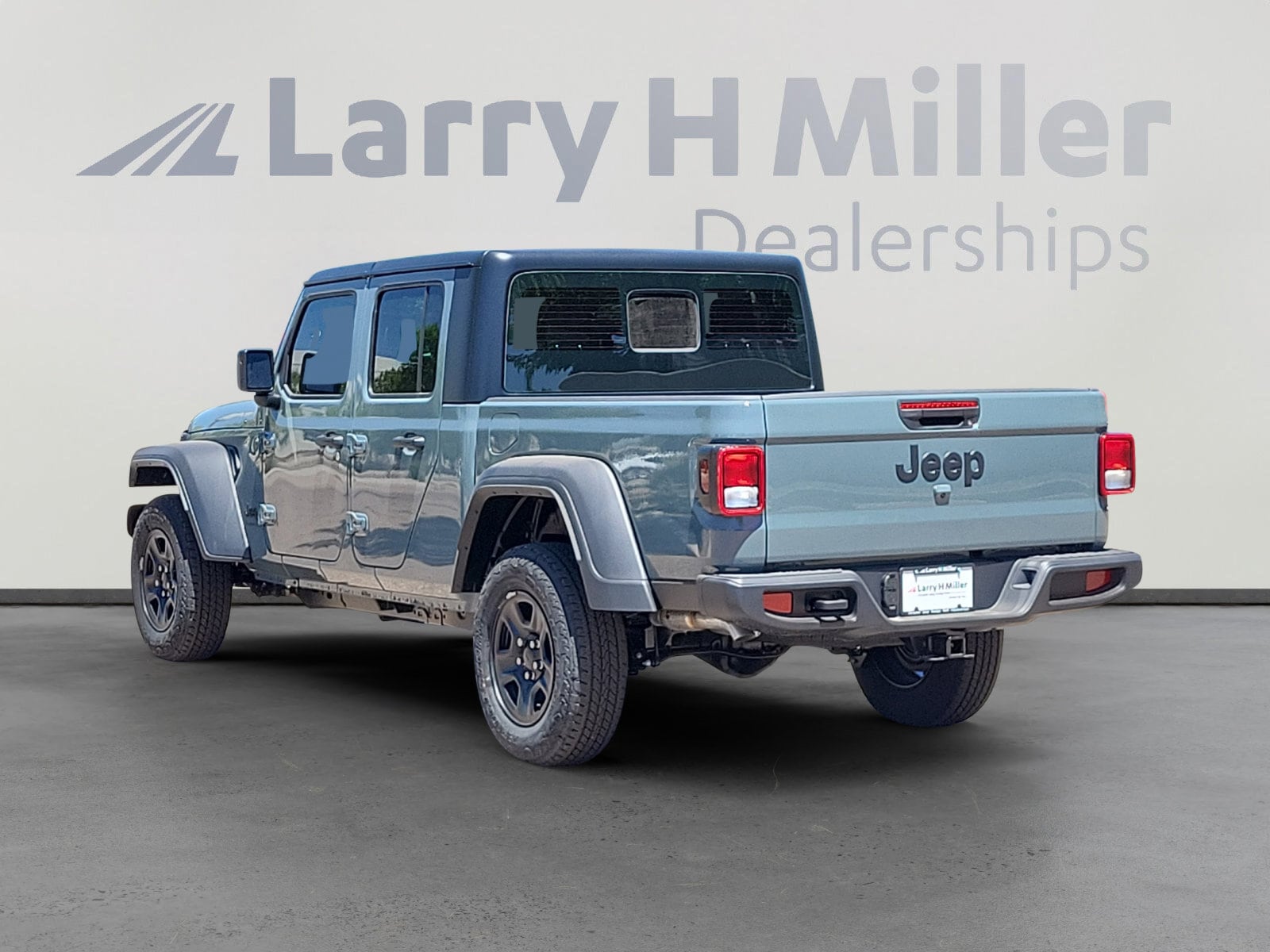 2025 Jeep Gladiator Sport photo 3