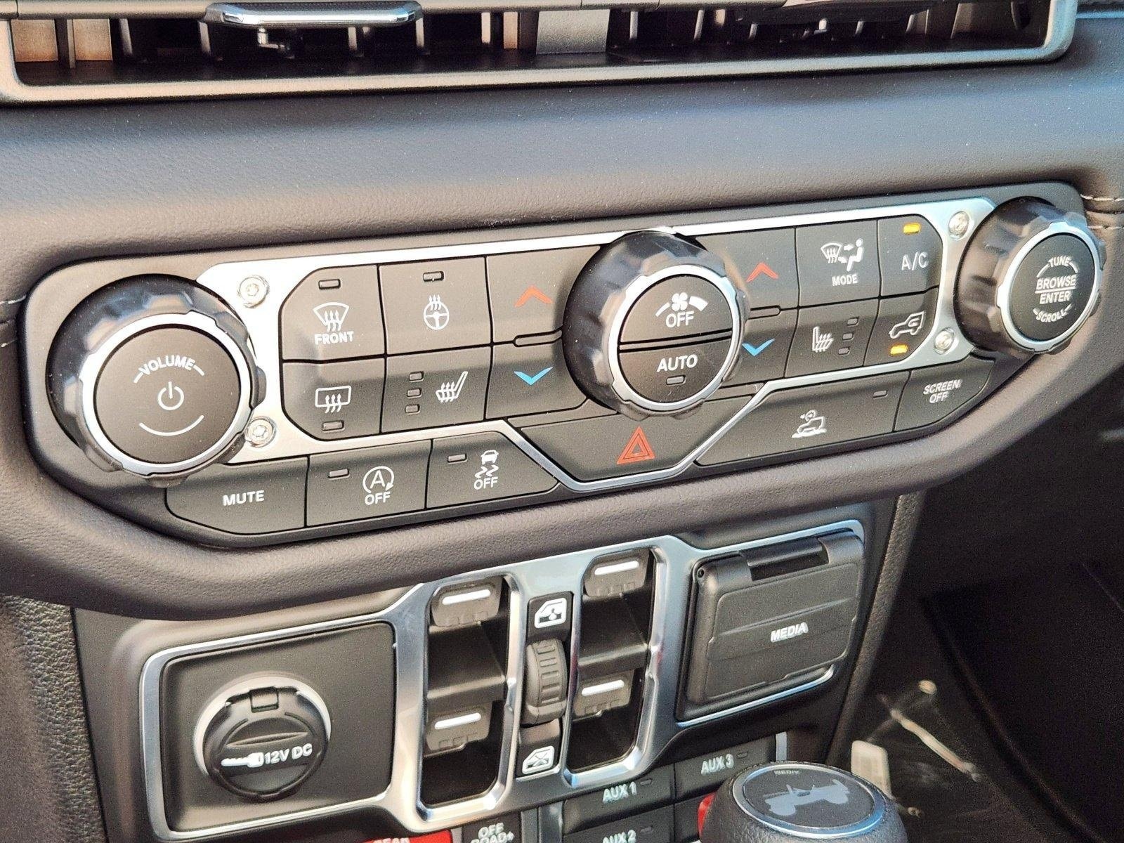 2025 Jeep Wrangler 4-Door Rubicon - Photo 23