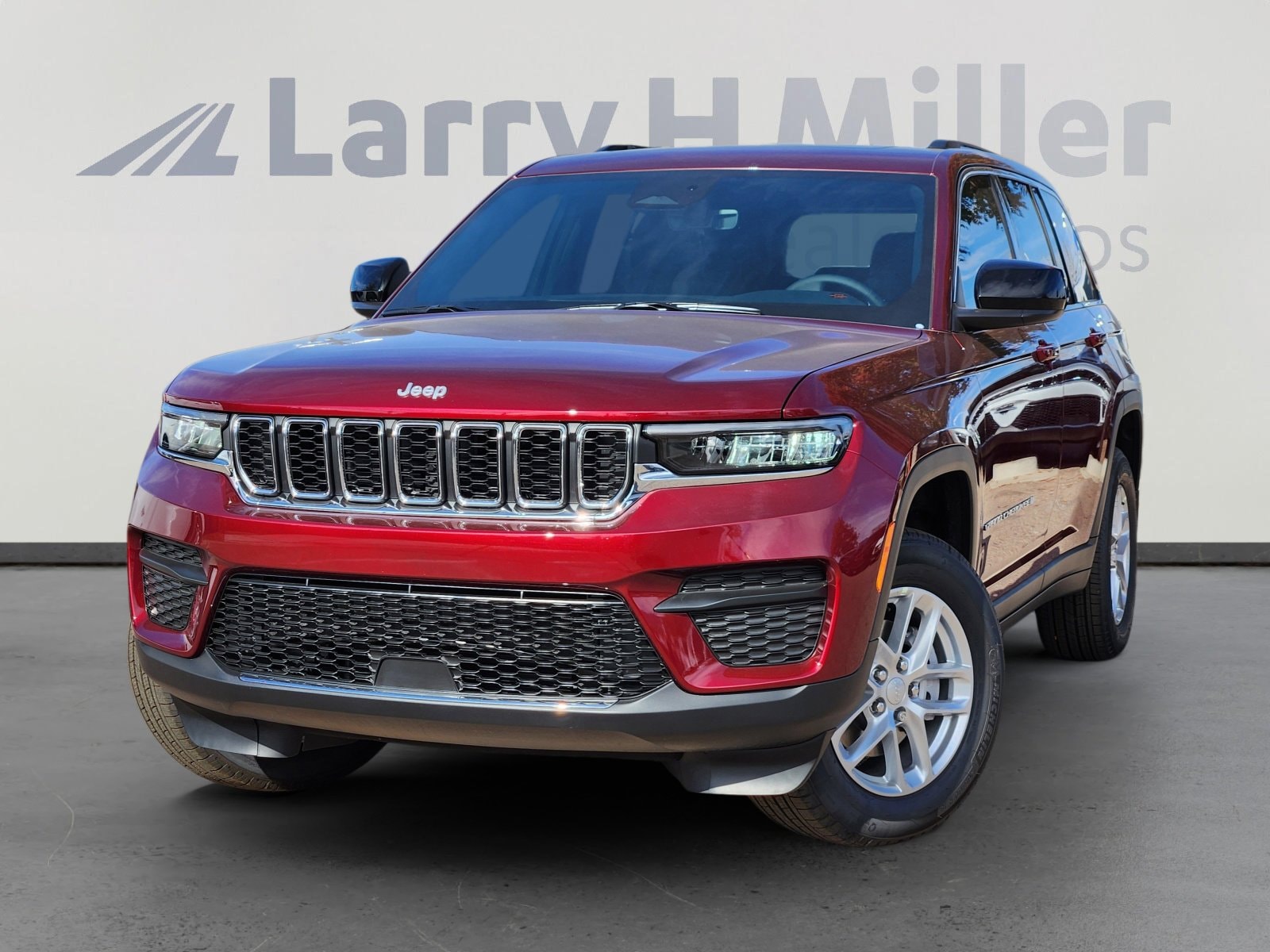 2025 Jeep Grand Cherokee Laredo's photo