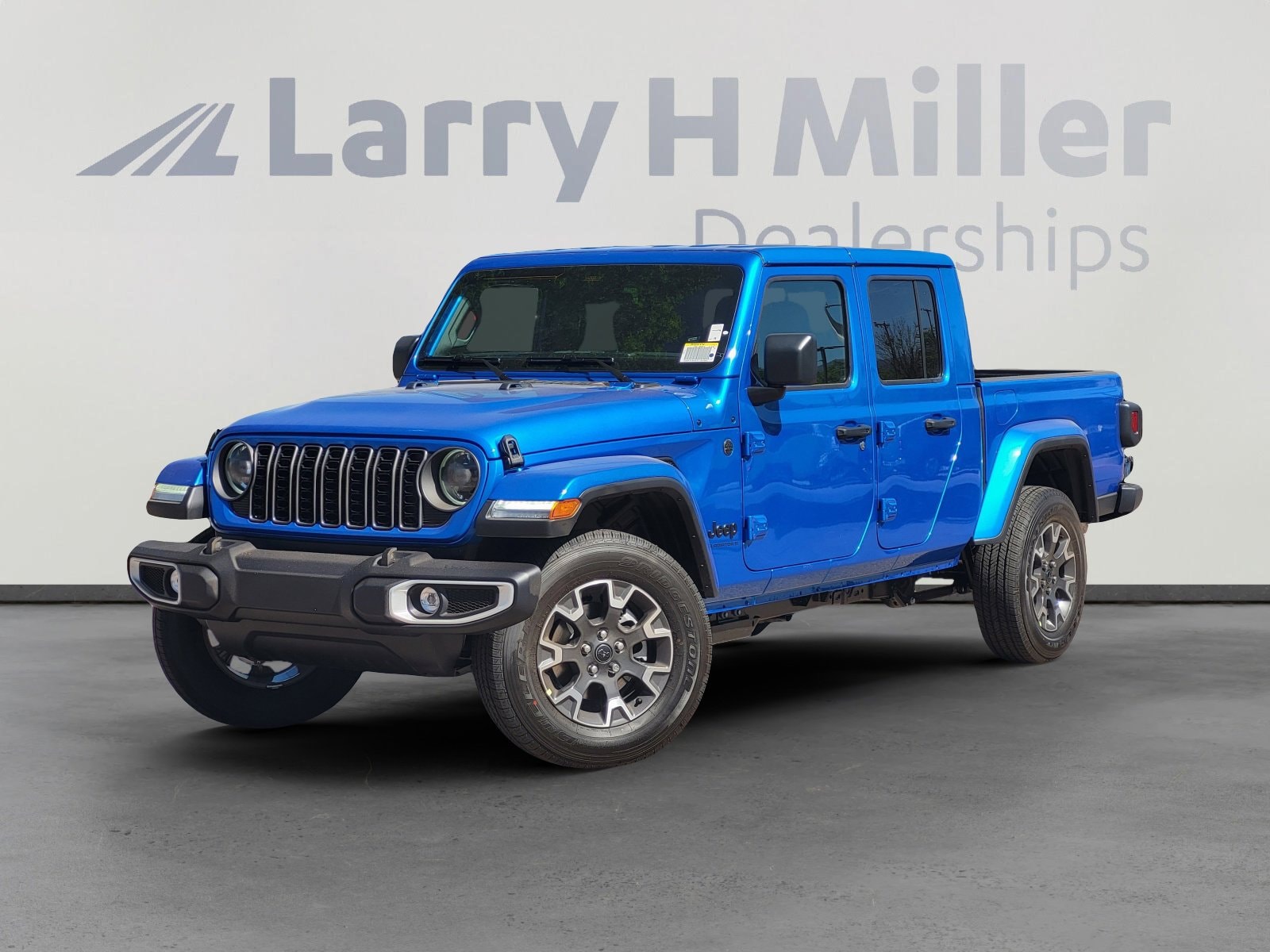 2026 Jeep Gladiator Sahara Auto's photo