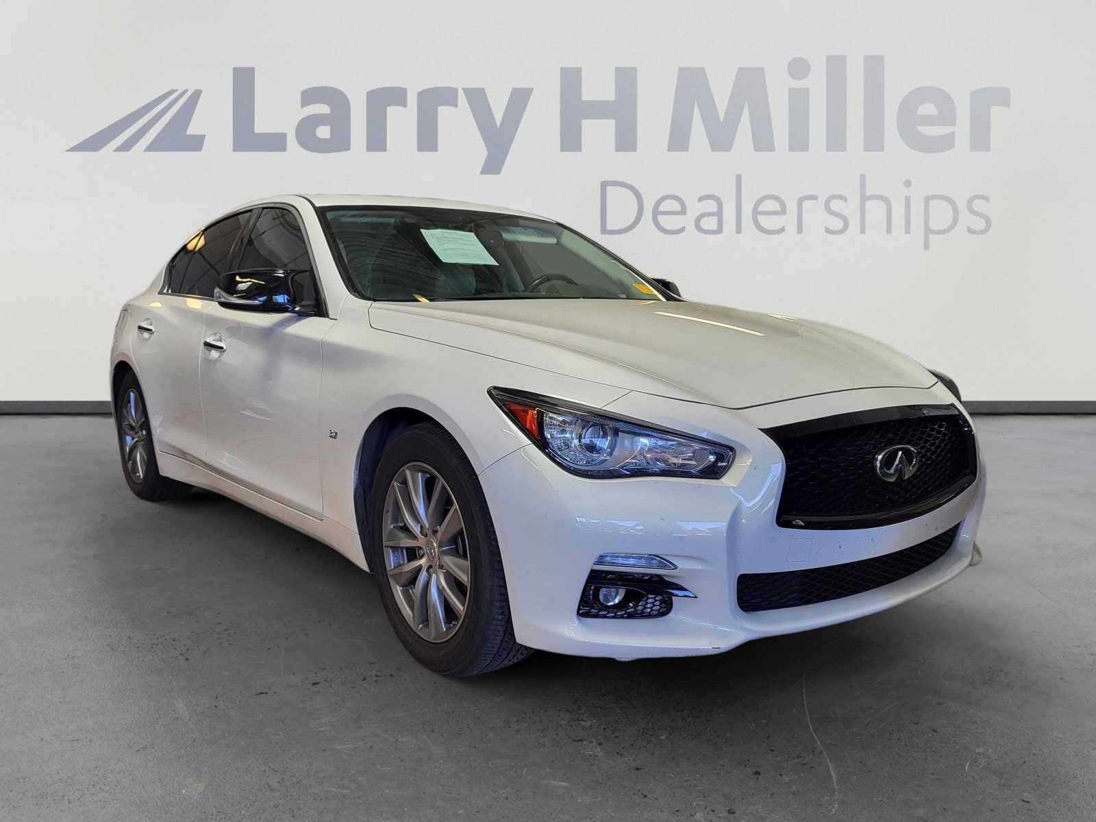 2015 INFINITI Q50 Premium