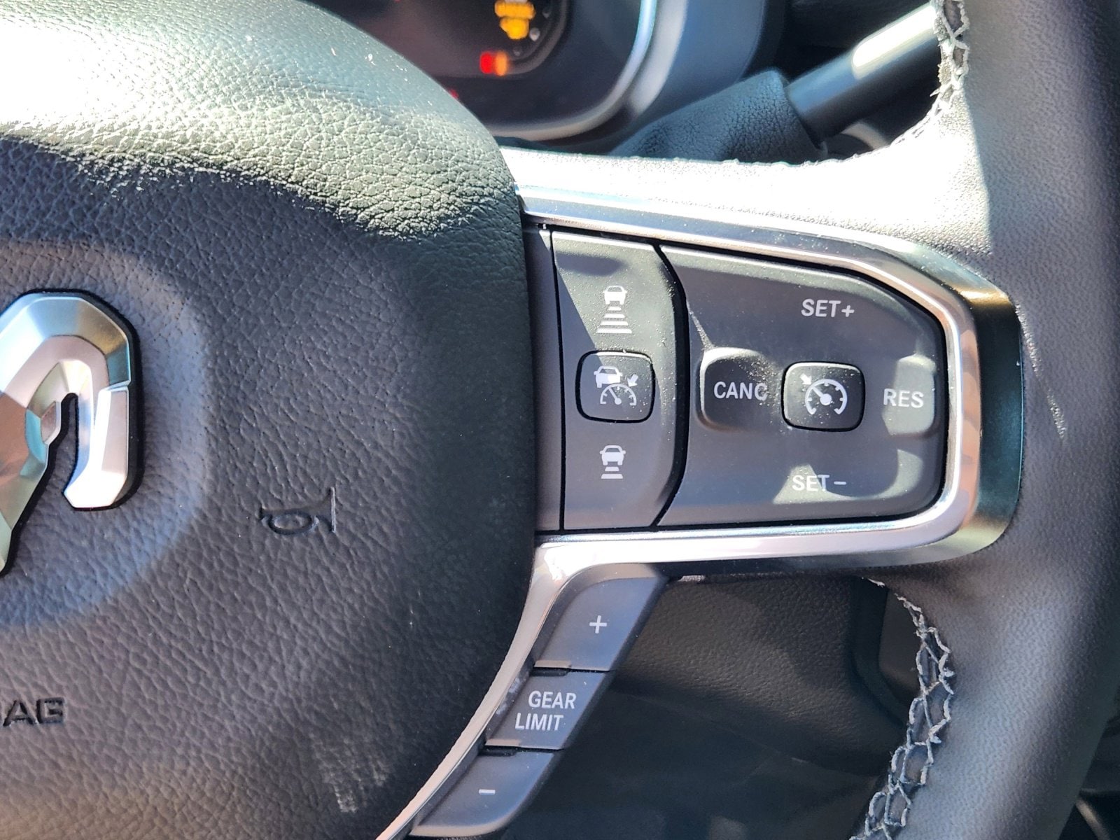 2025 RAM 2500 Laramie - Photo 13
