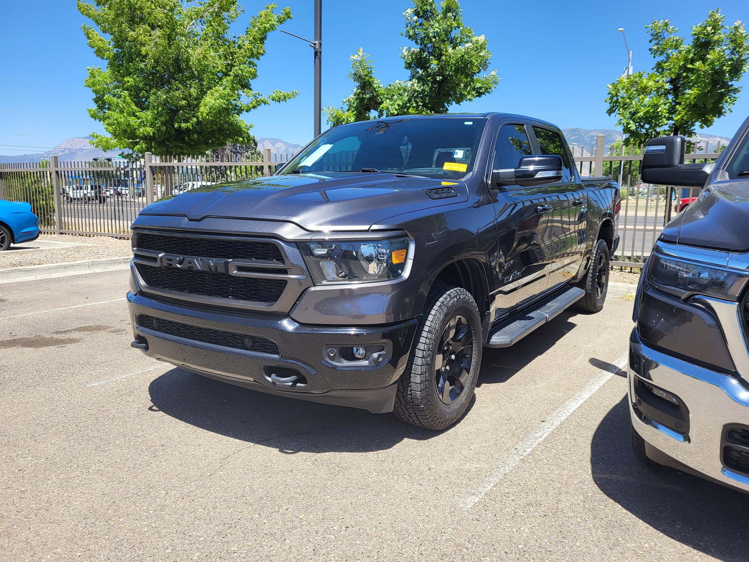 2022 RAM 1500 Big Horn/Lone Star 4x4 Crew Cab 5'7's photo