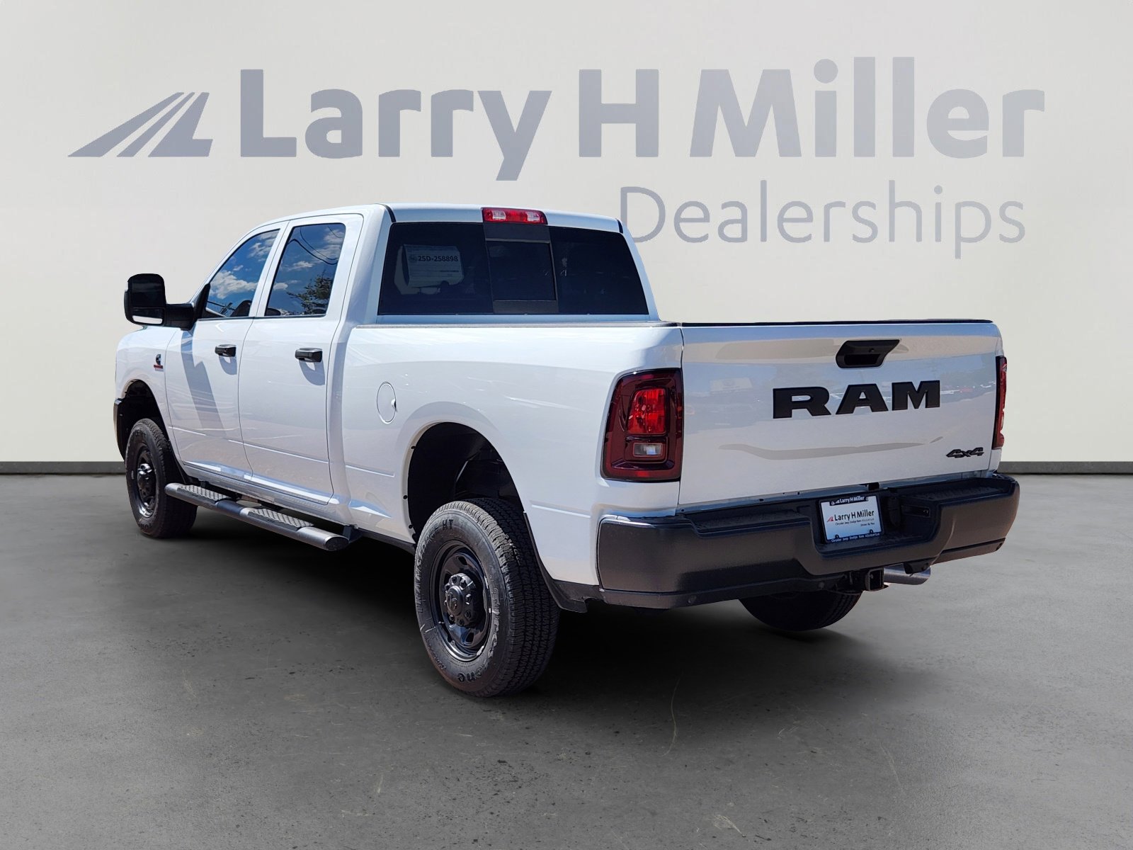 2025 RAM 2500 Tradesman - Photo 5