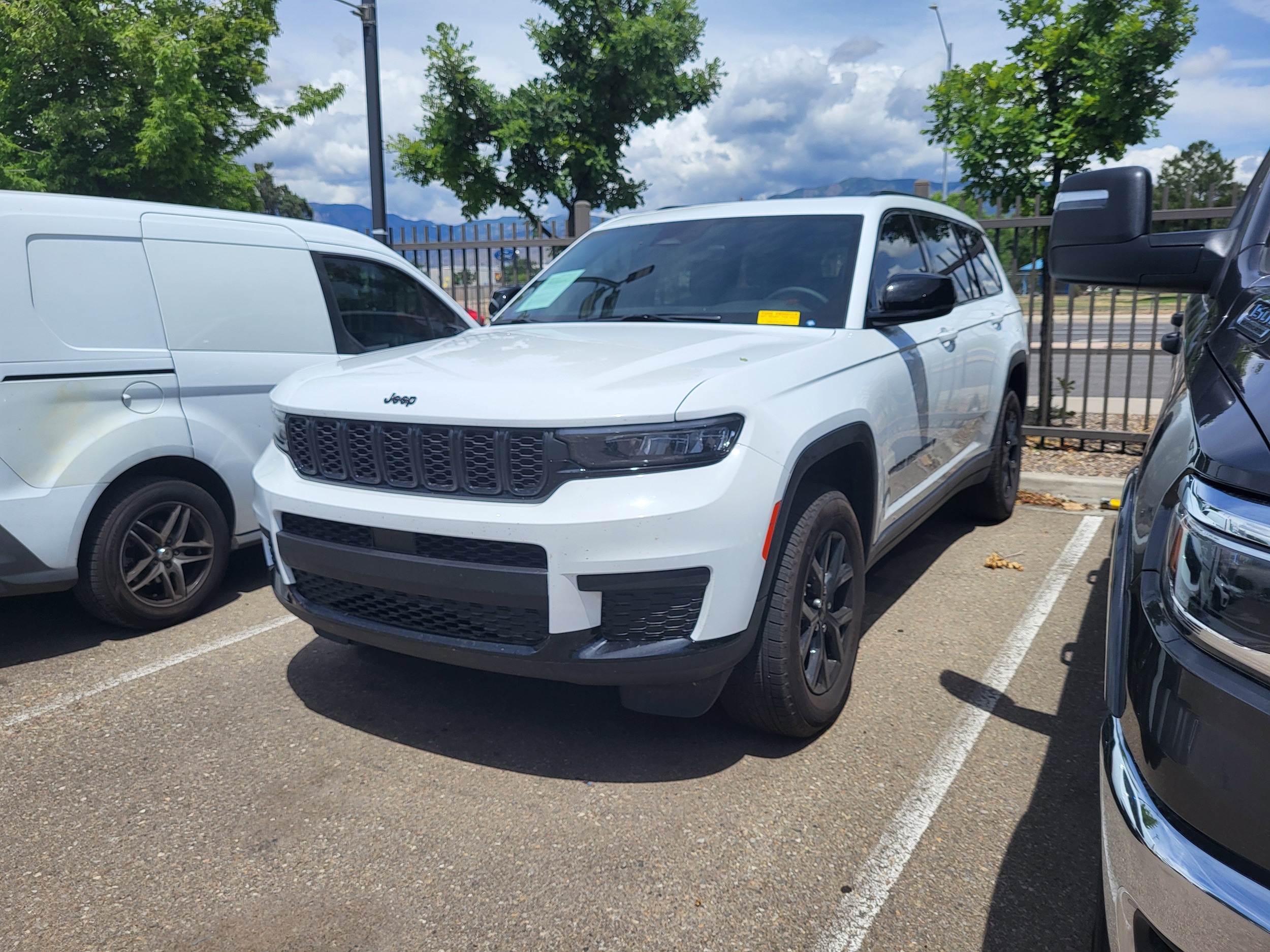 2025 Jeep Grand Cherokee L Altitude X 4x4's photo