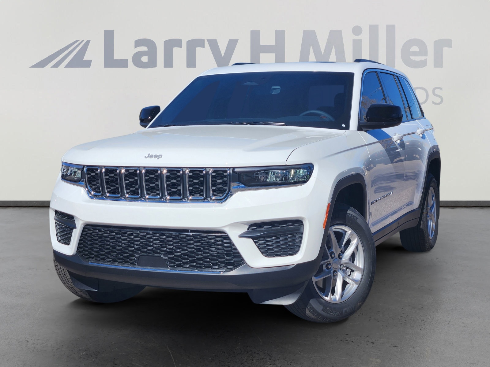 2025 Jeep Grand Cherokee Laredo's photo