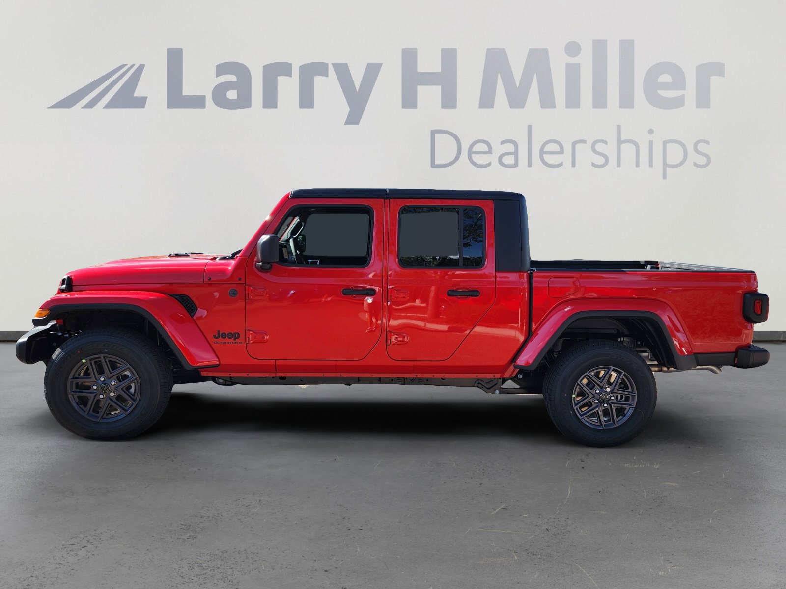 2025 Jeep Gladiator Sport photo 3