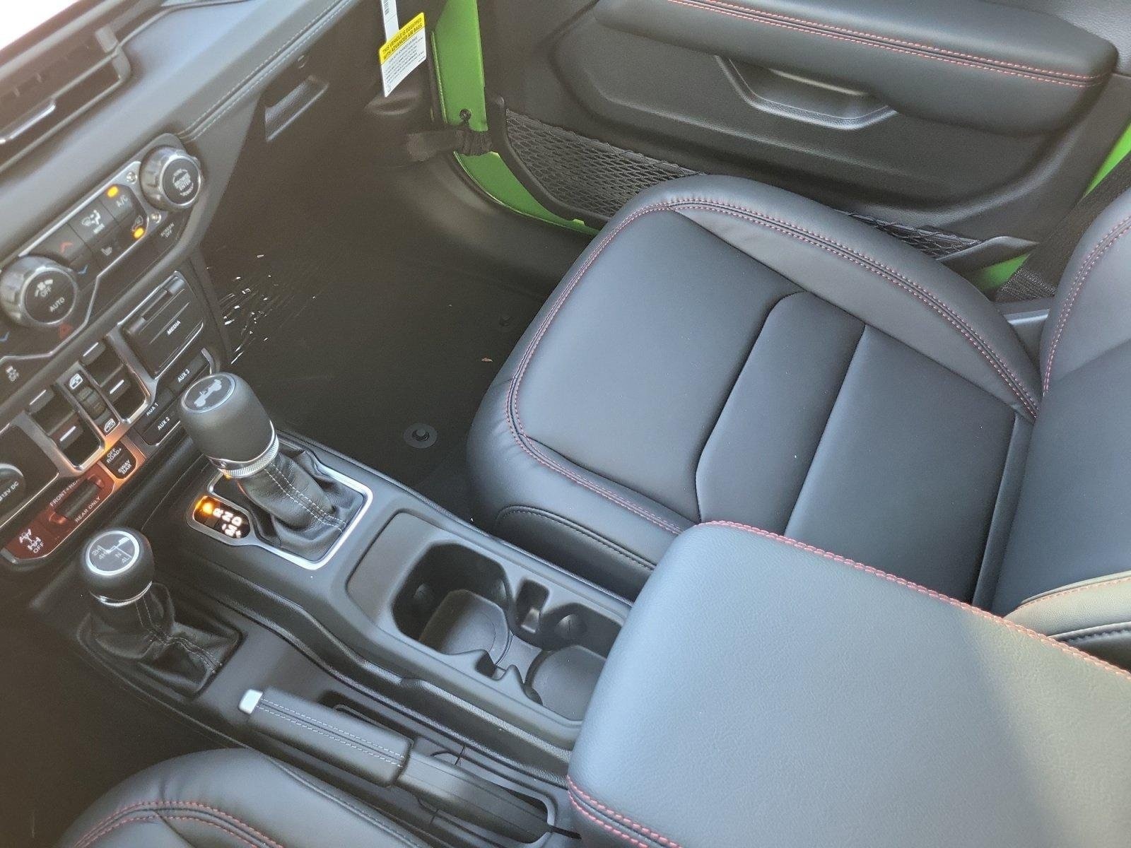 2025 Jeep Wrangler 4-Door Rubicon - Photo 15